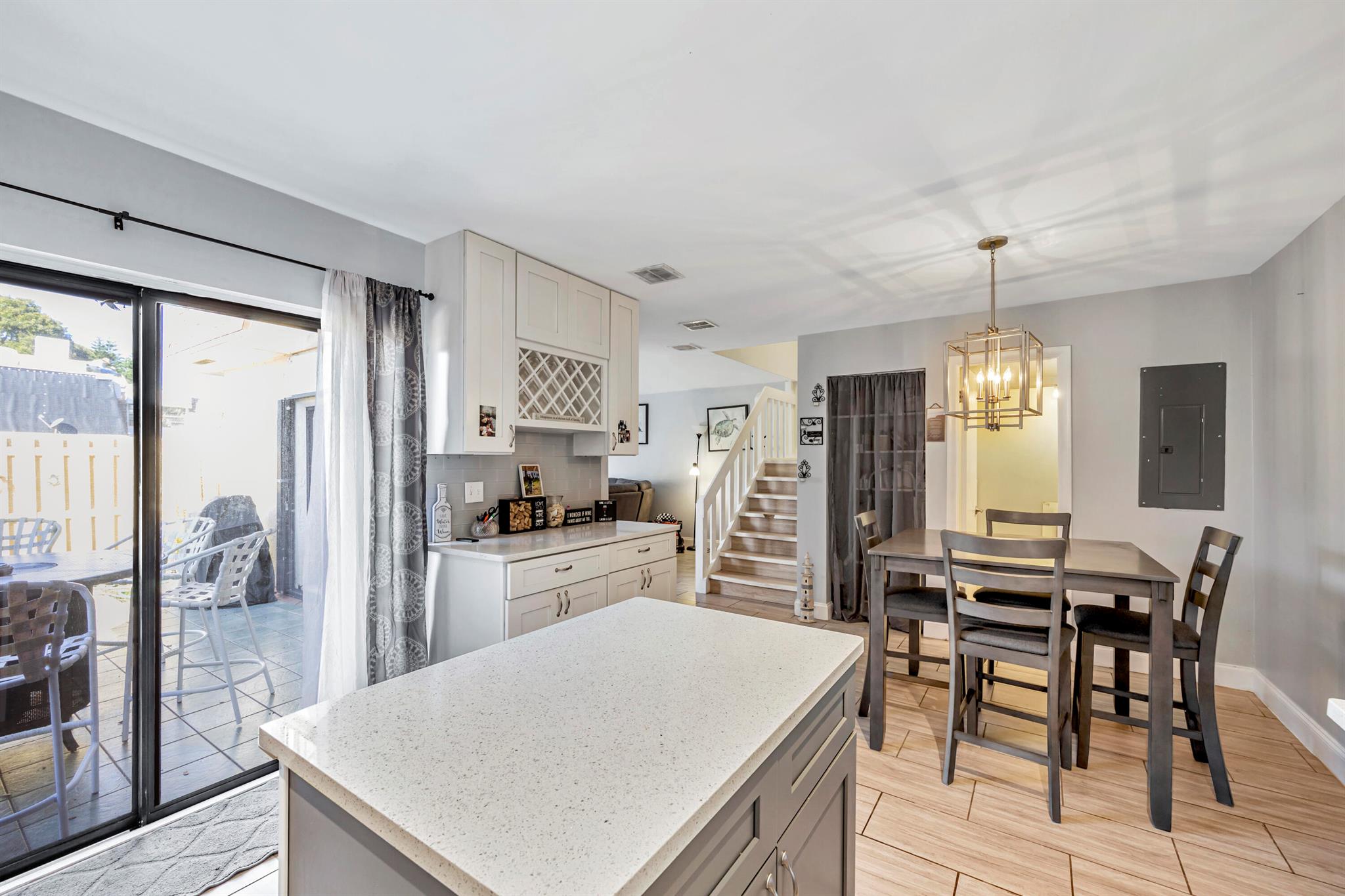 825 NW 30th Avenue A