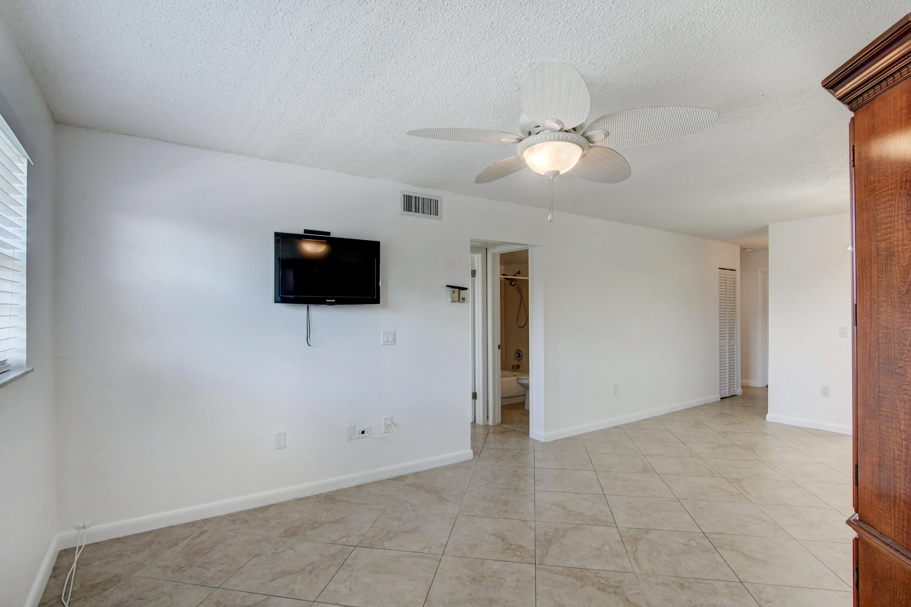 600 SW 2nd Avenue 240