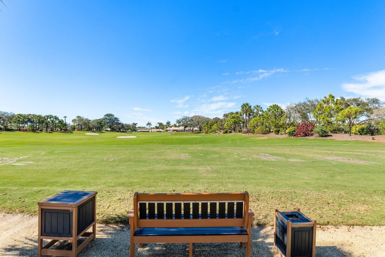 4627 Bocaire Boulevard