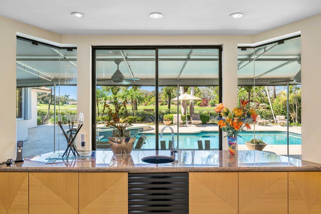 4627 Bocaire Boulevard