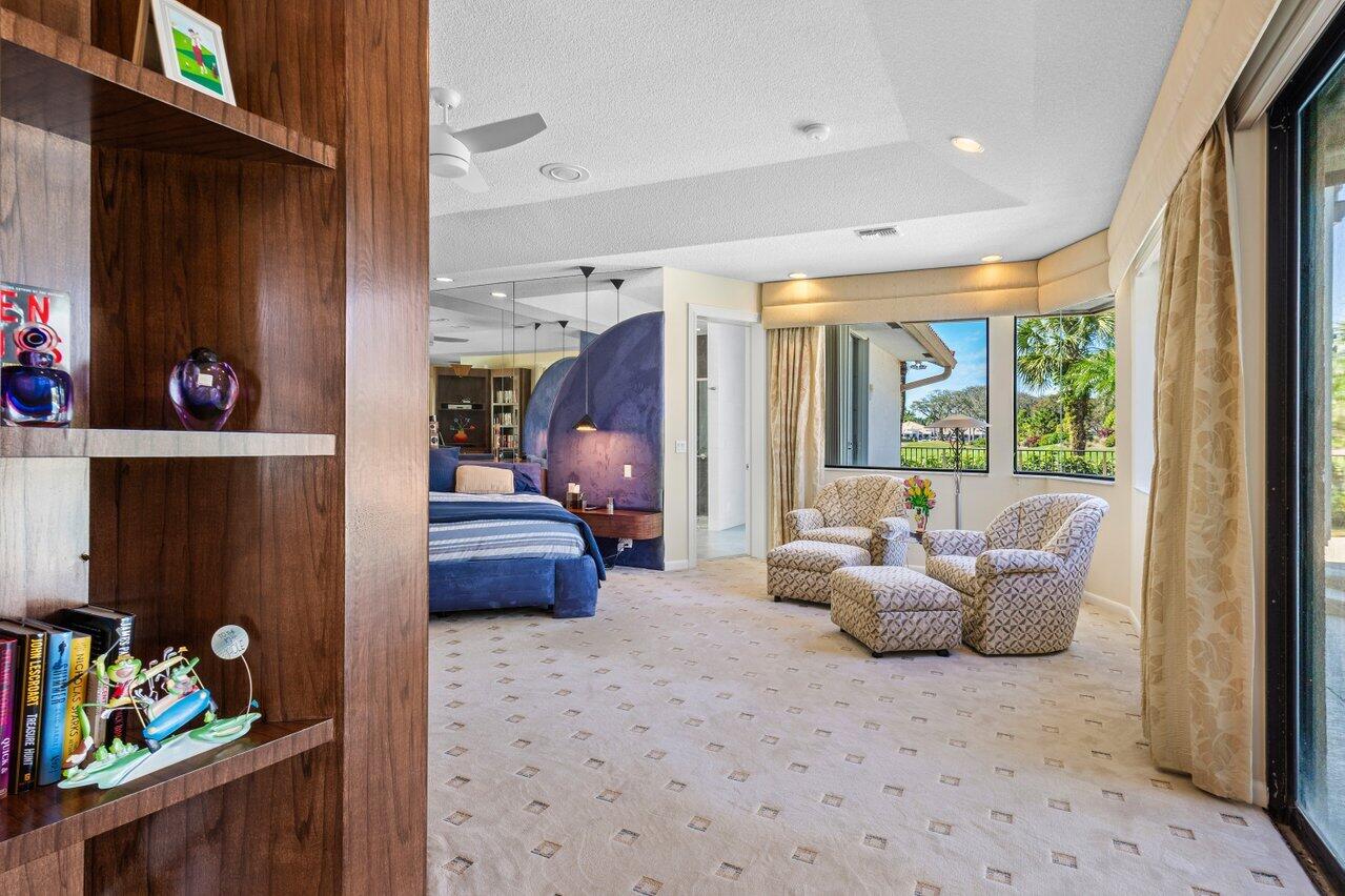 4627 Bocaire Boulevard