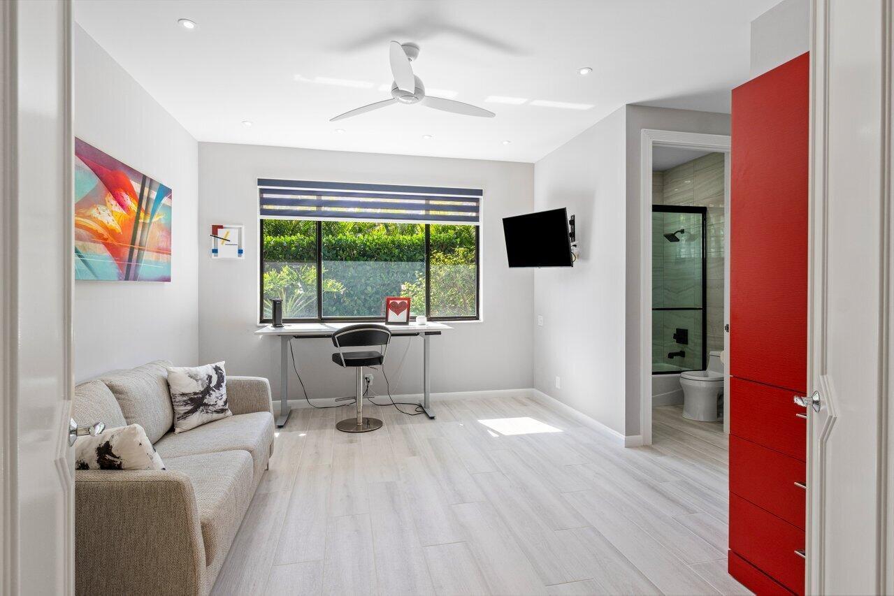 4627 Bocaire Boulevard