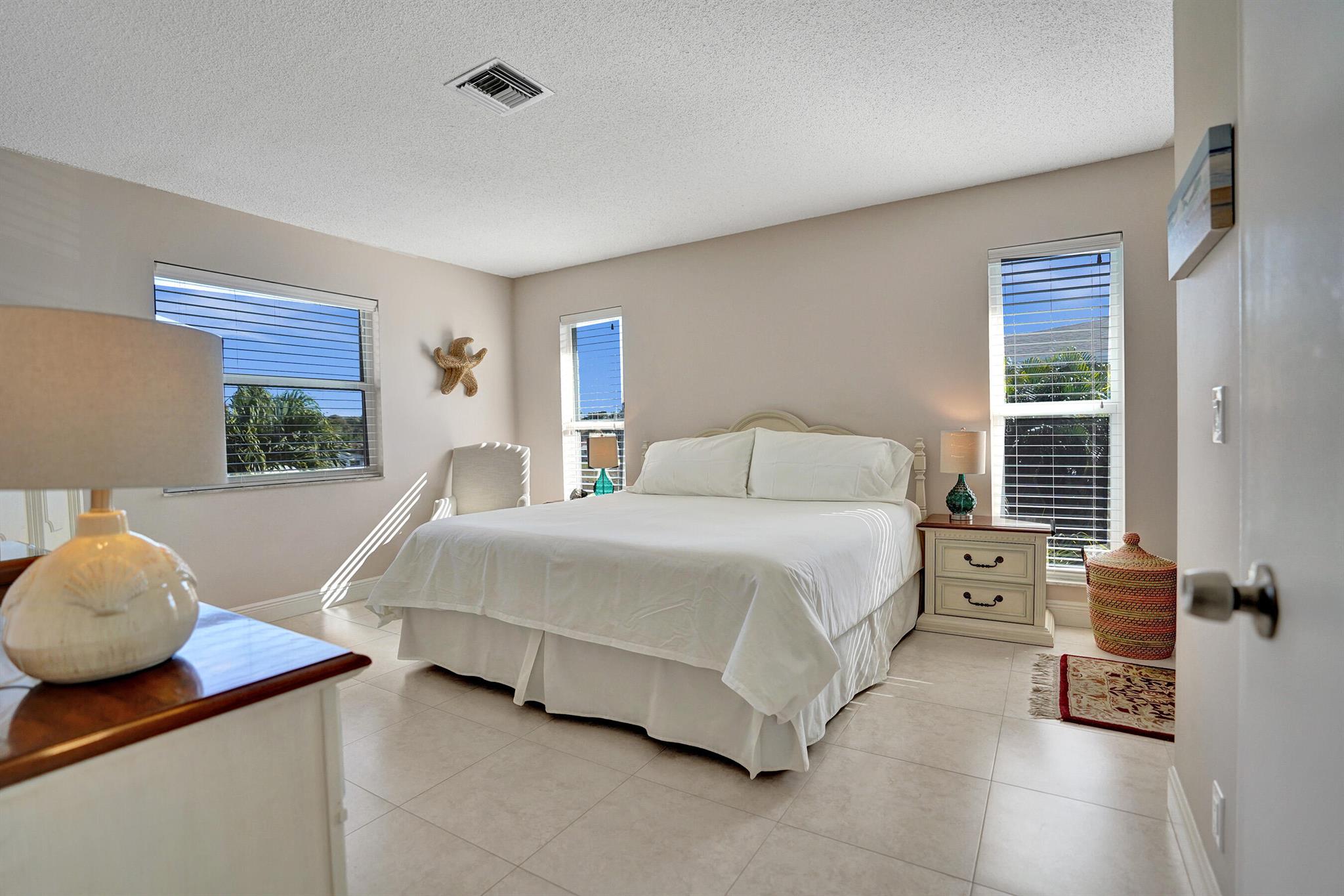 1100 Mahogany Way 204