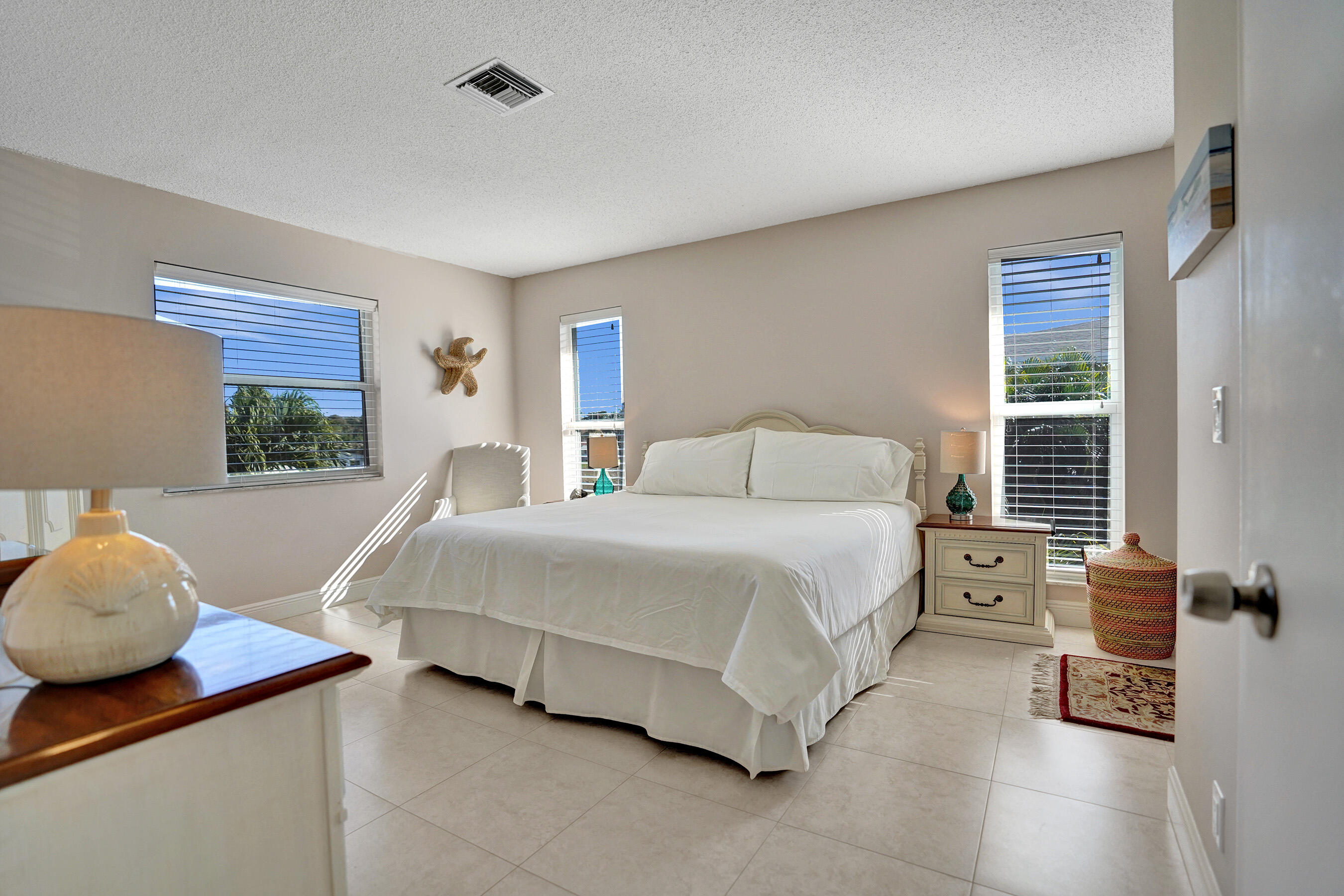 1100 Mahogany Way 204