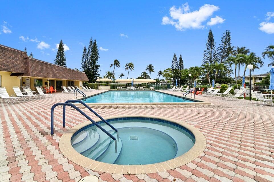 1100 Mahogany Way 204