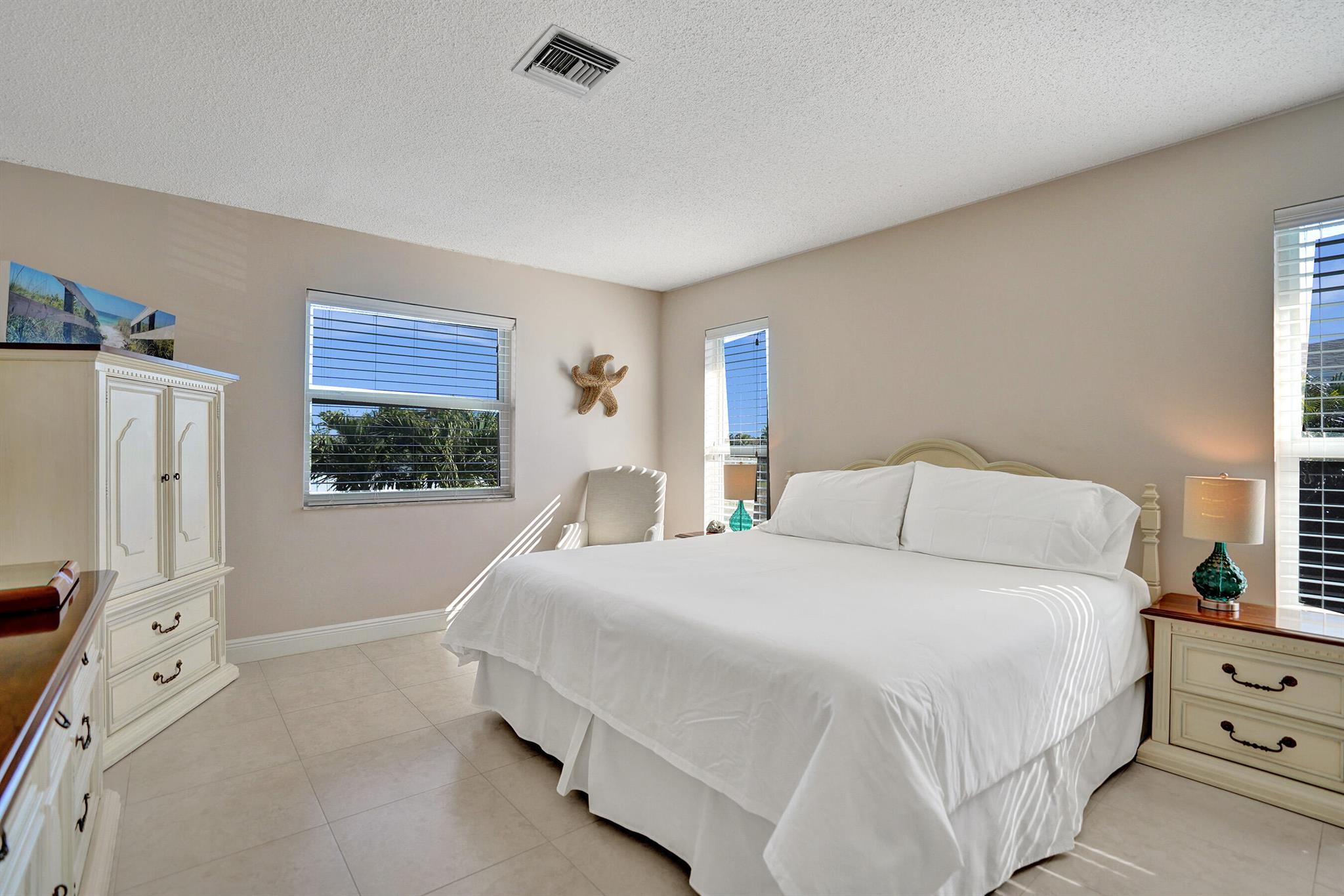 1100 Mahogany Way 204