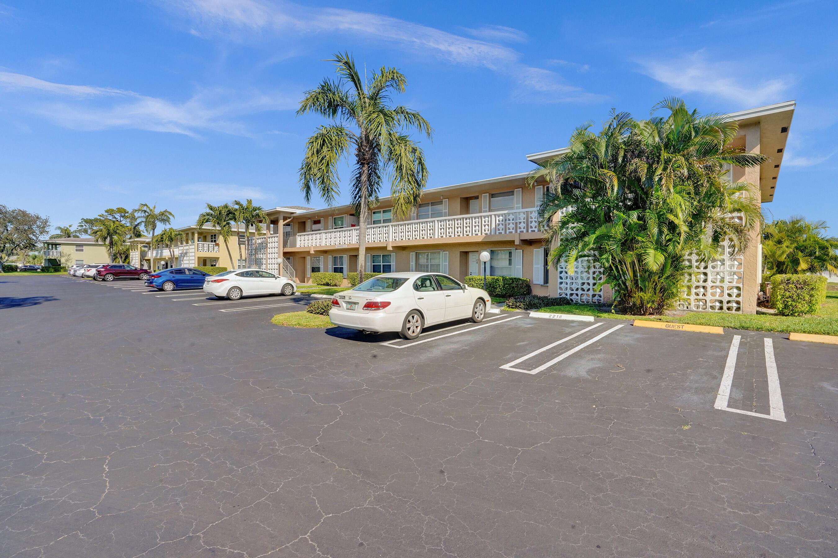 1100 Mahogany Way 204