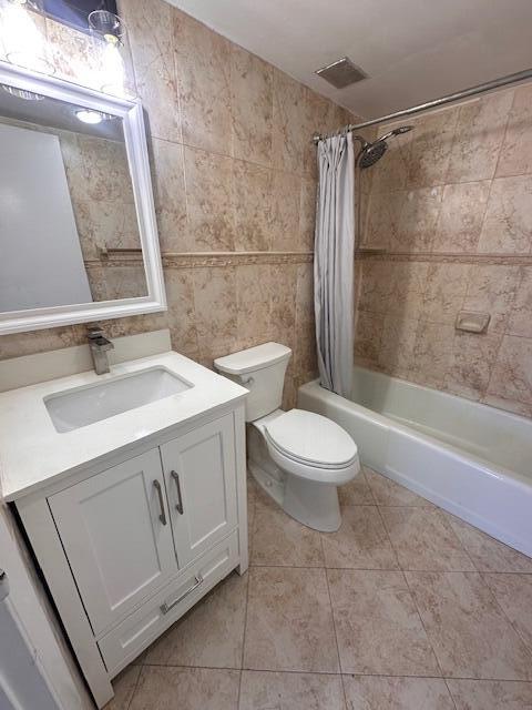 1101 Crystal Lake Drive 303