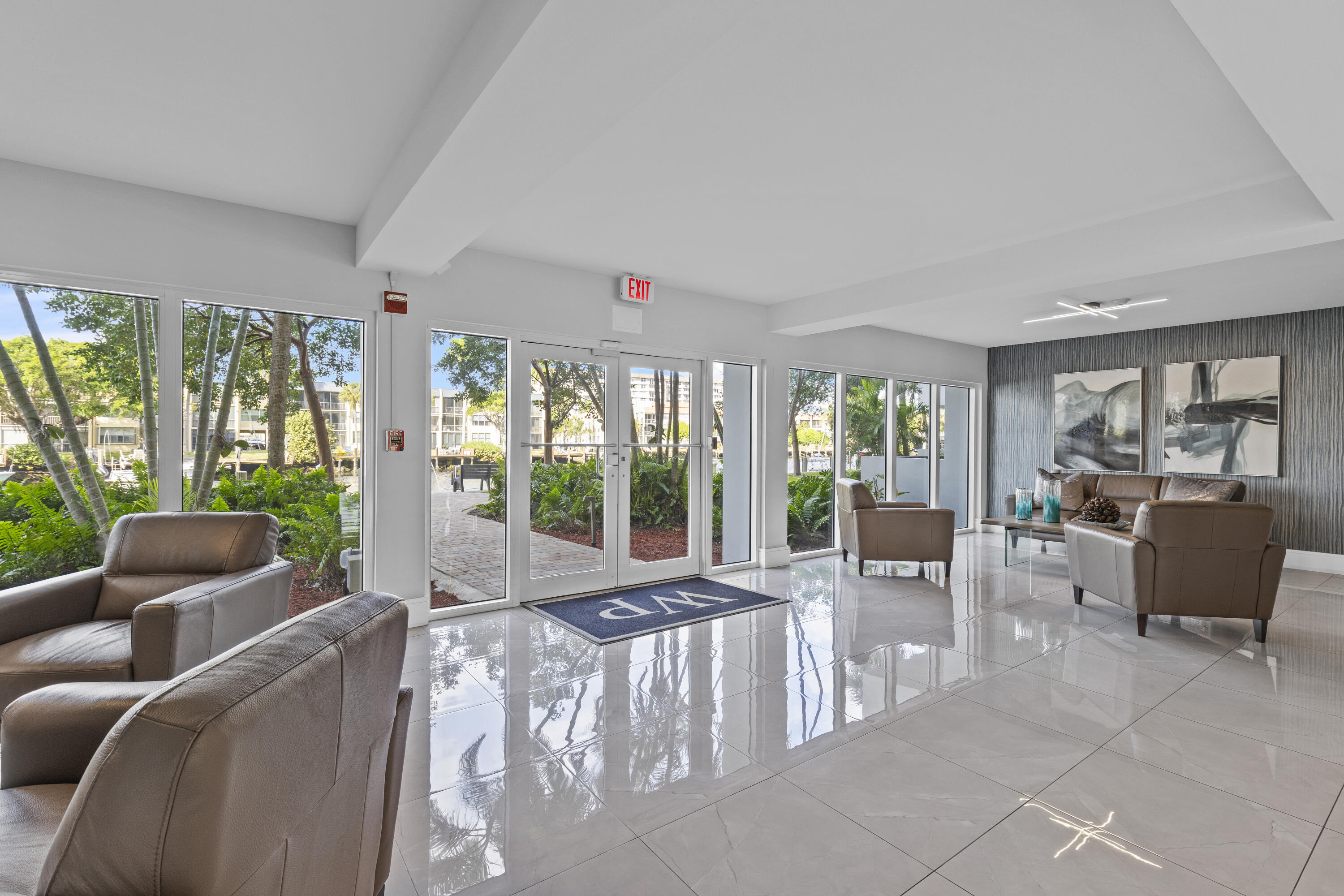 801 S Federal Highway 618