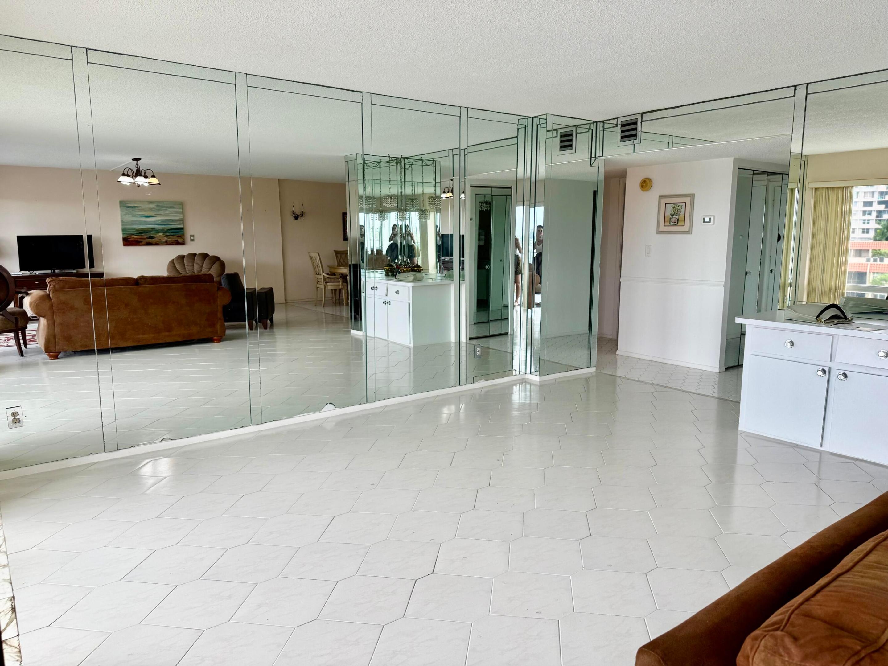 801 S Federal Highway 618