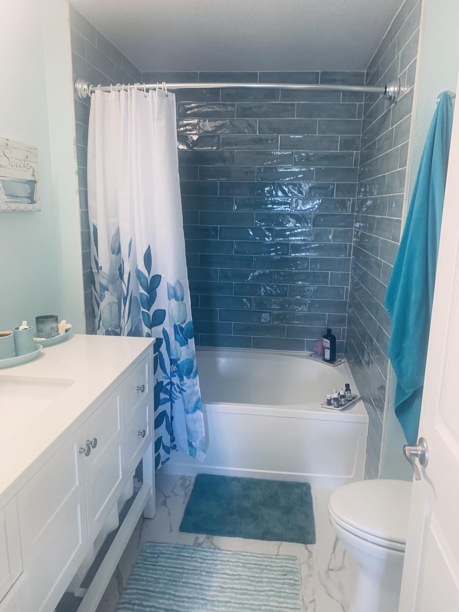 2809 Amalei Drive 101