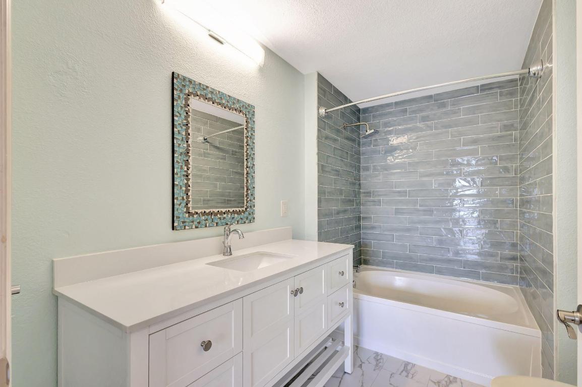 2809 Amalei Drive 101