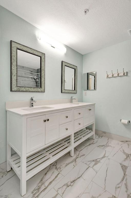 2809 Amalei Drive 101