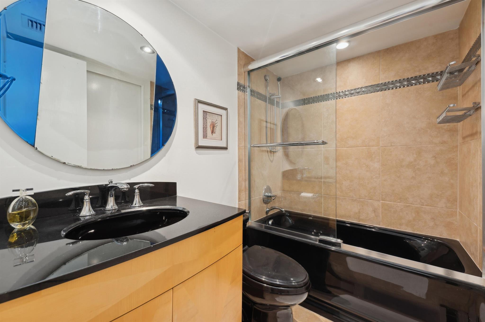 2455 Lindell Boulevard 3302