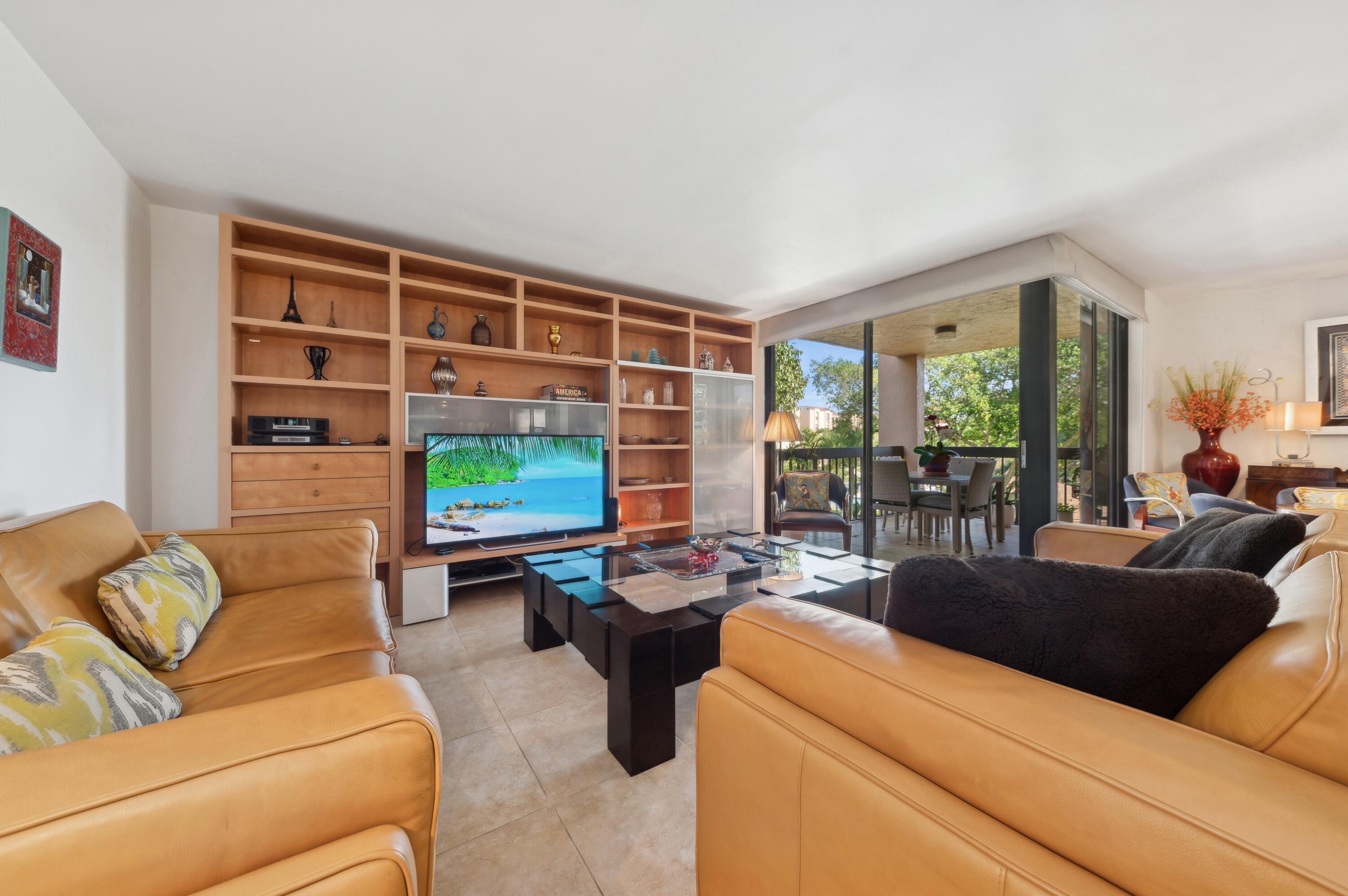 2455 Lindell Boulevard 3302
