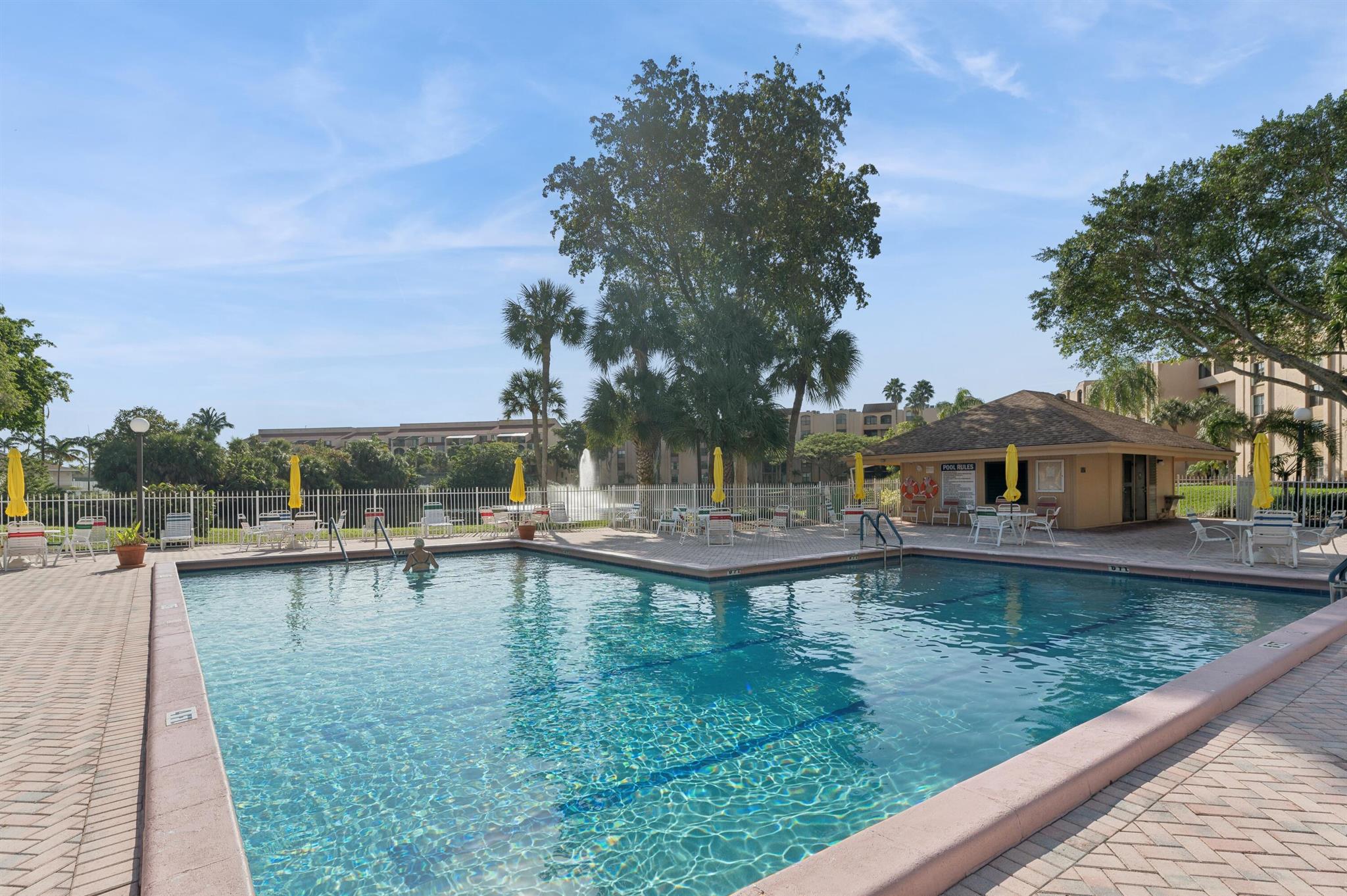 2455 Lindell Boulevard 3302