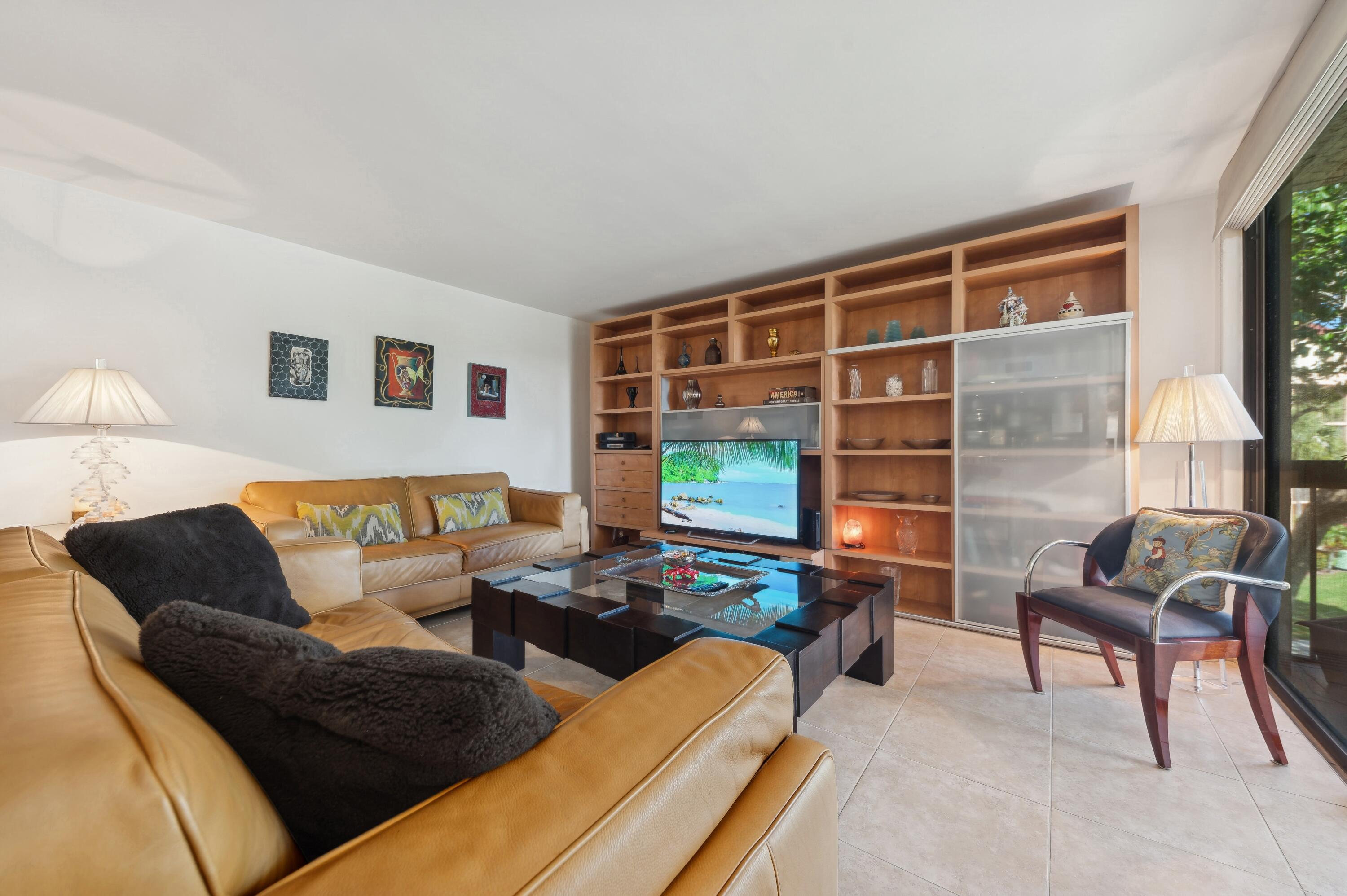 2455 Lindell Boulevard 3302