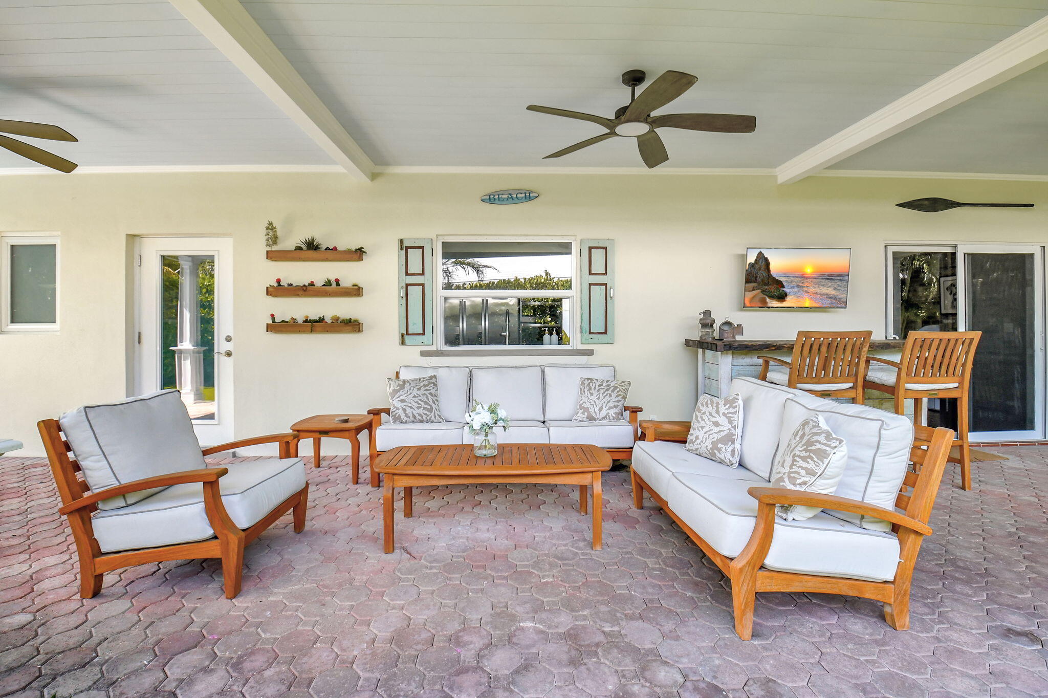 827 South Road