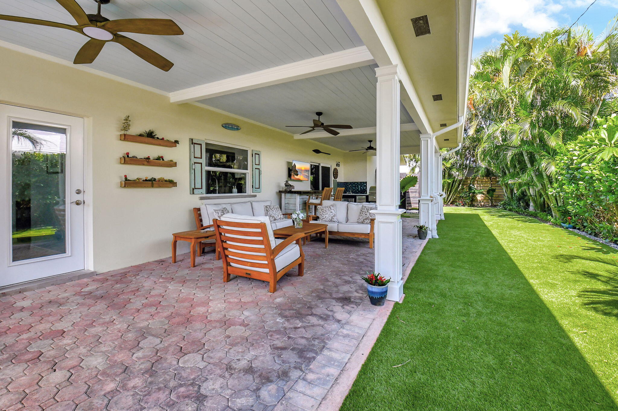 827 South Road