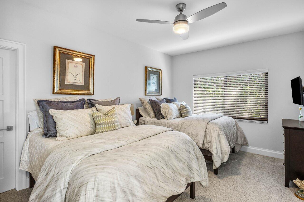 4693 Bocaire Boulevard