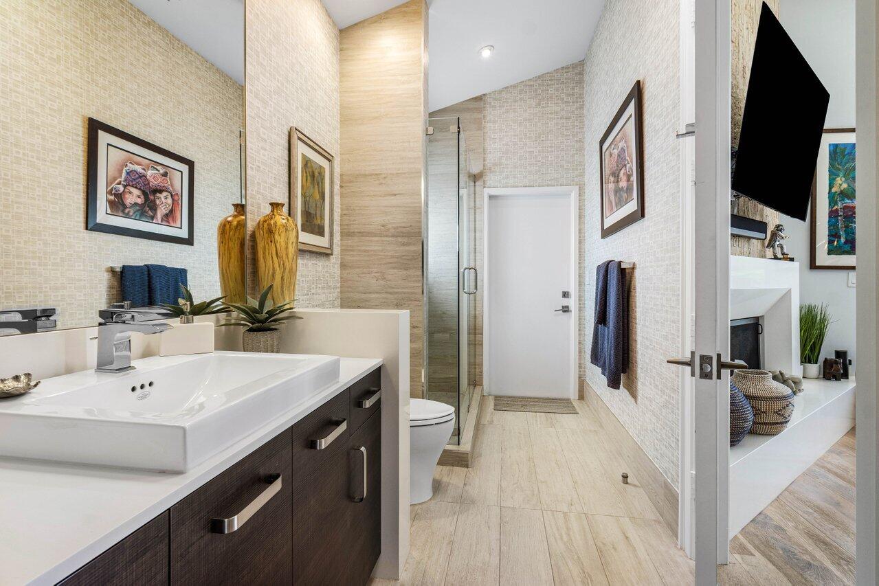 4693 Bocaire Boulevard