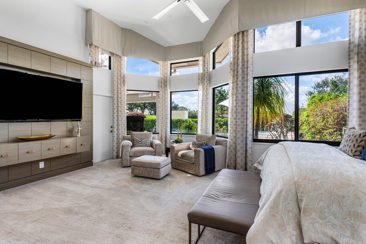 4693 Bocaire Boulevard