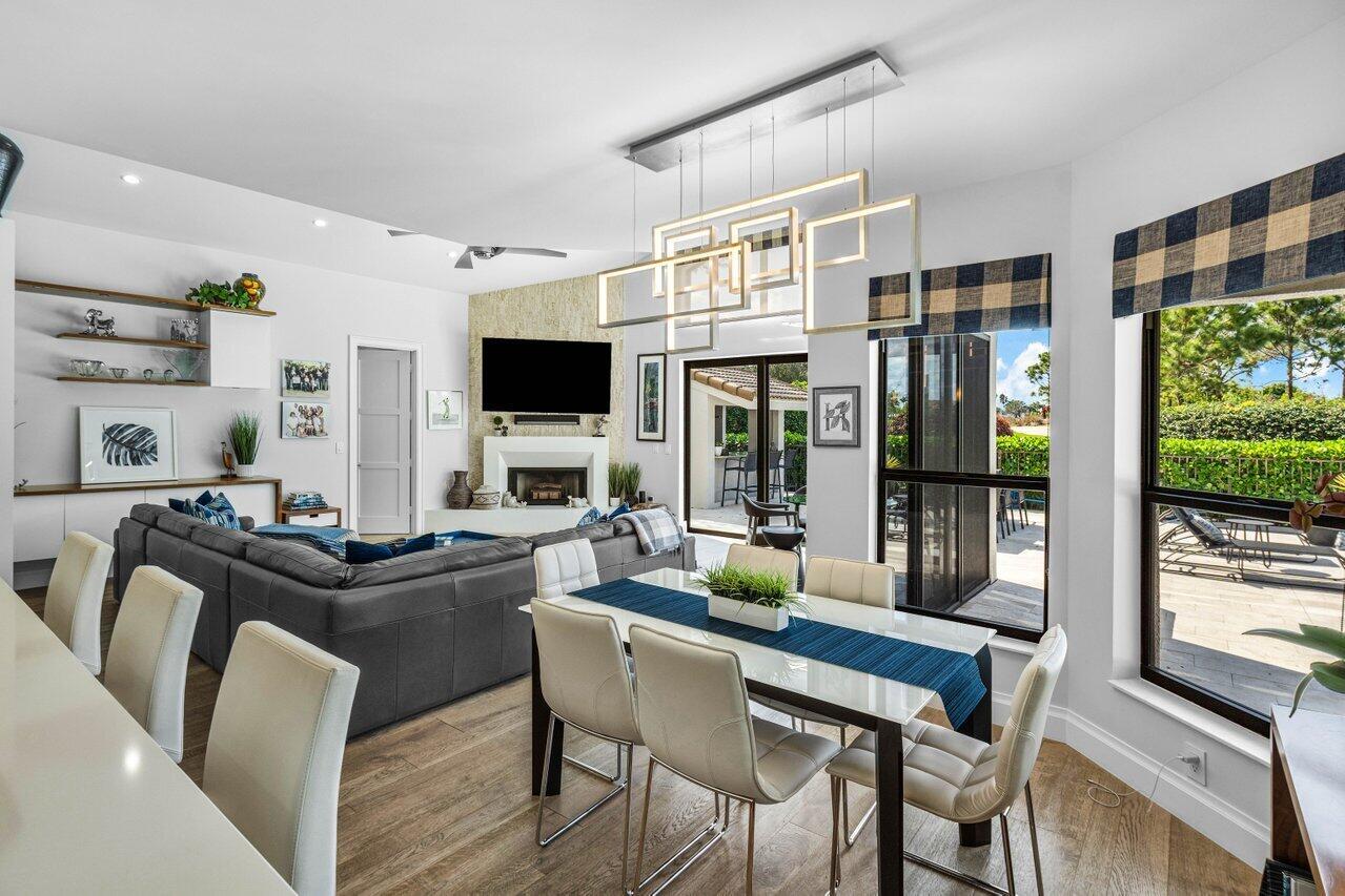 4693 Bocaire Boulevard