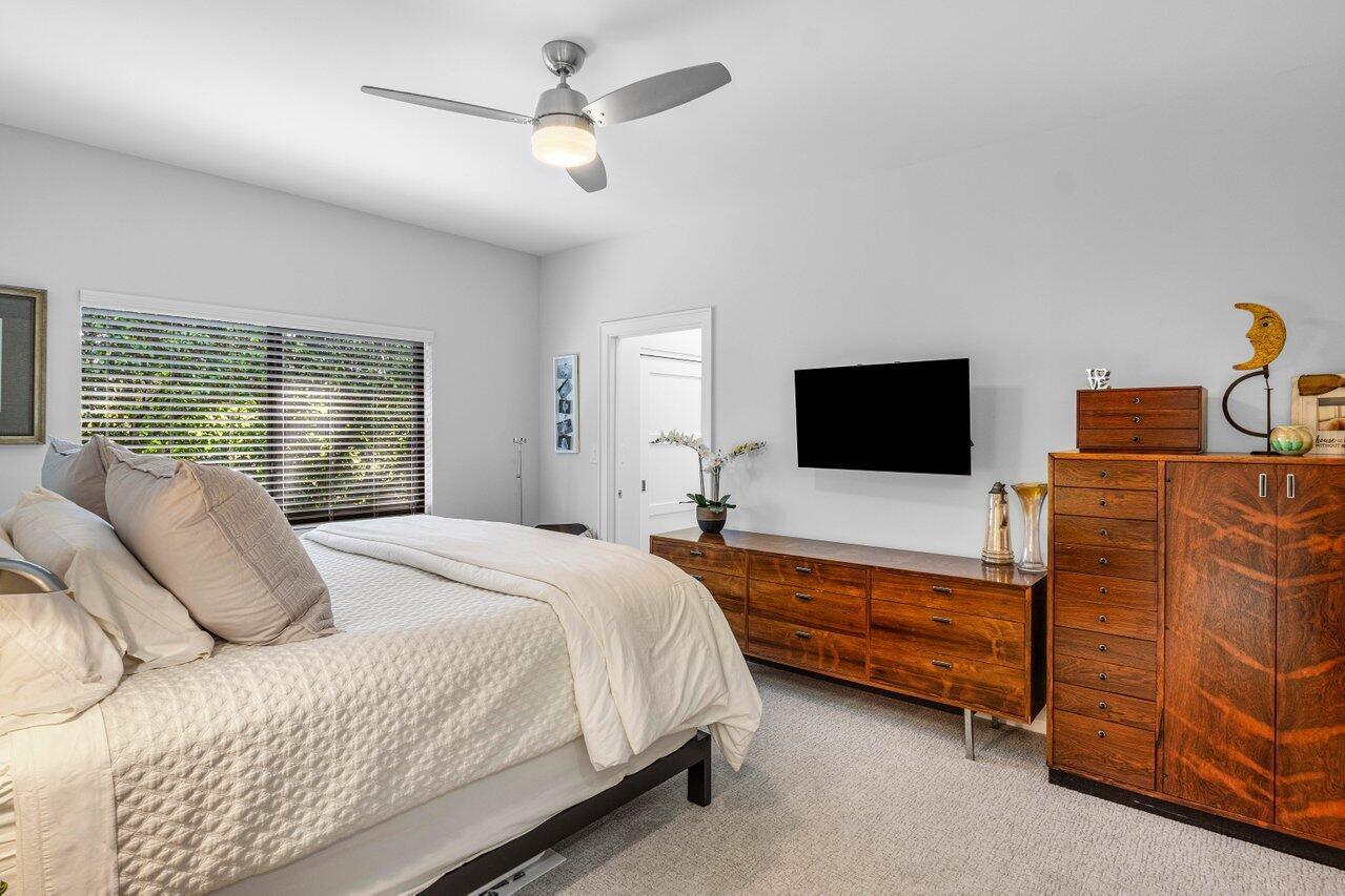 4693 Bocaire Boulevard