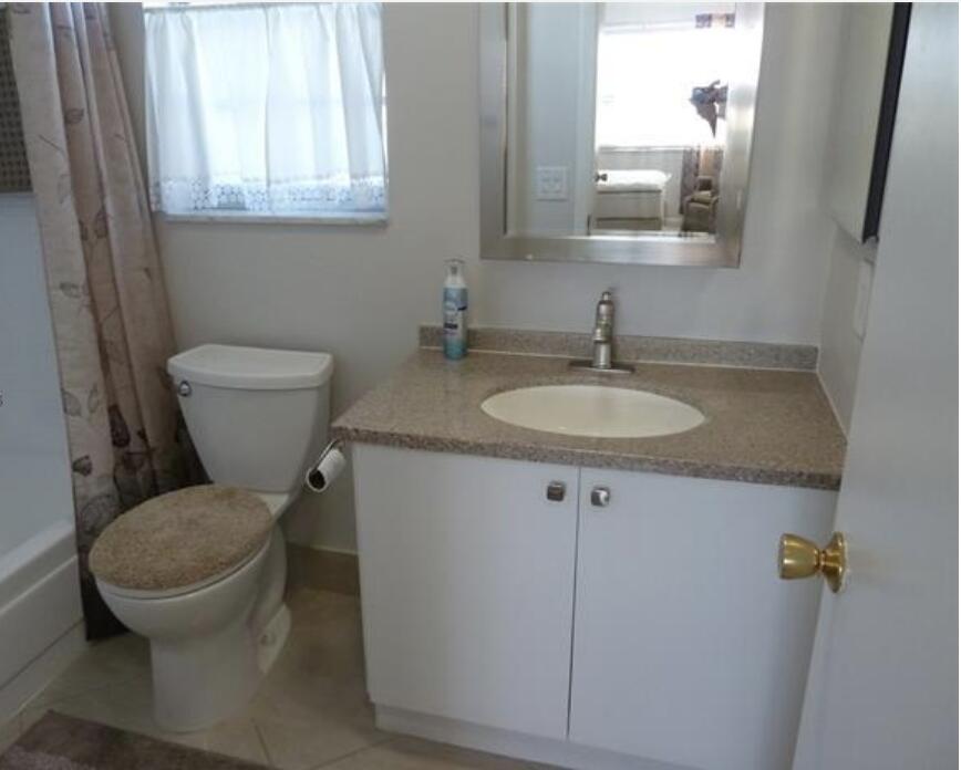 2800 W Golf Boulevard 123