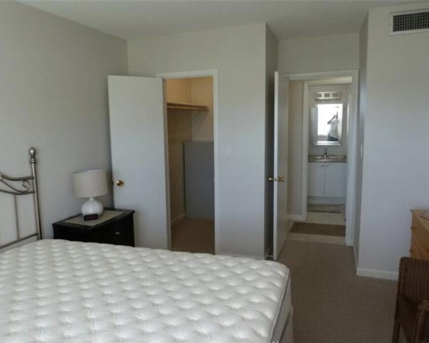 2800 W Golf Boulevard 123