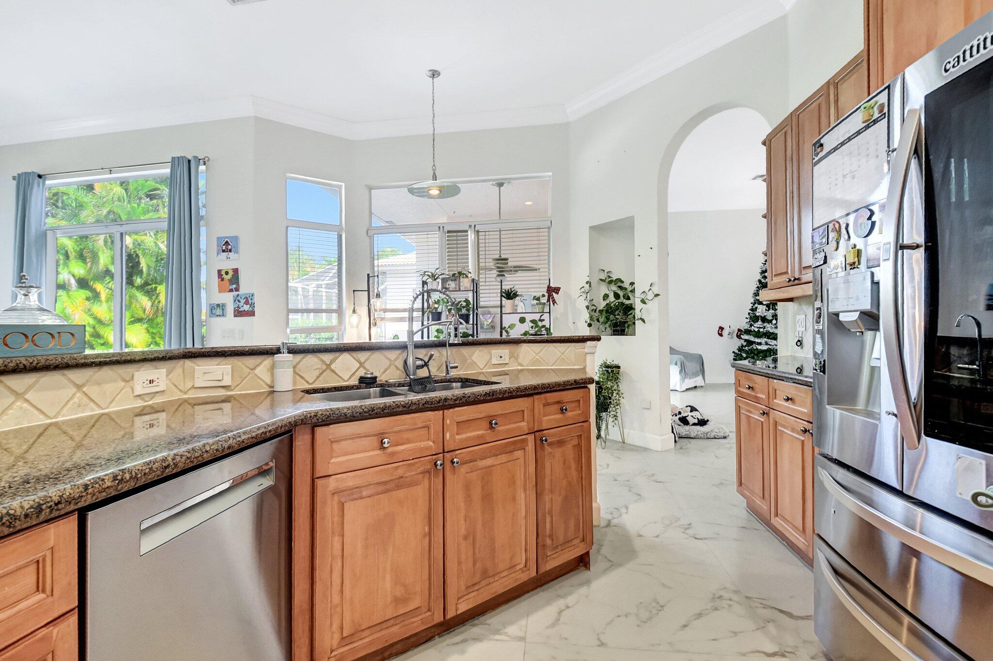 447 Pine Tree Court S