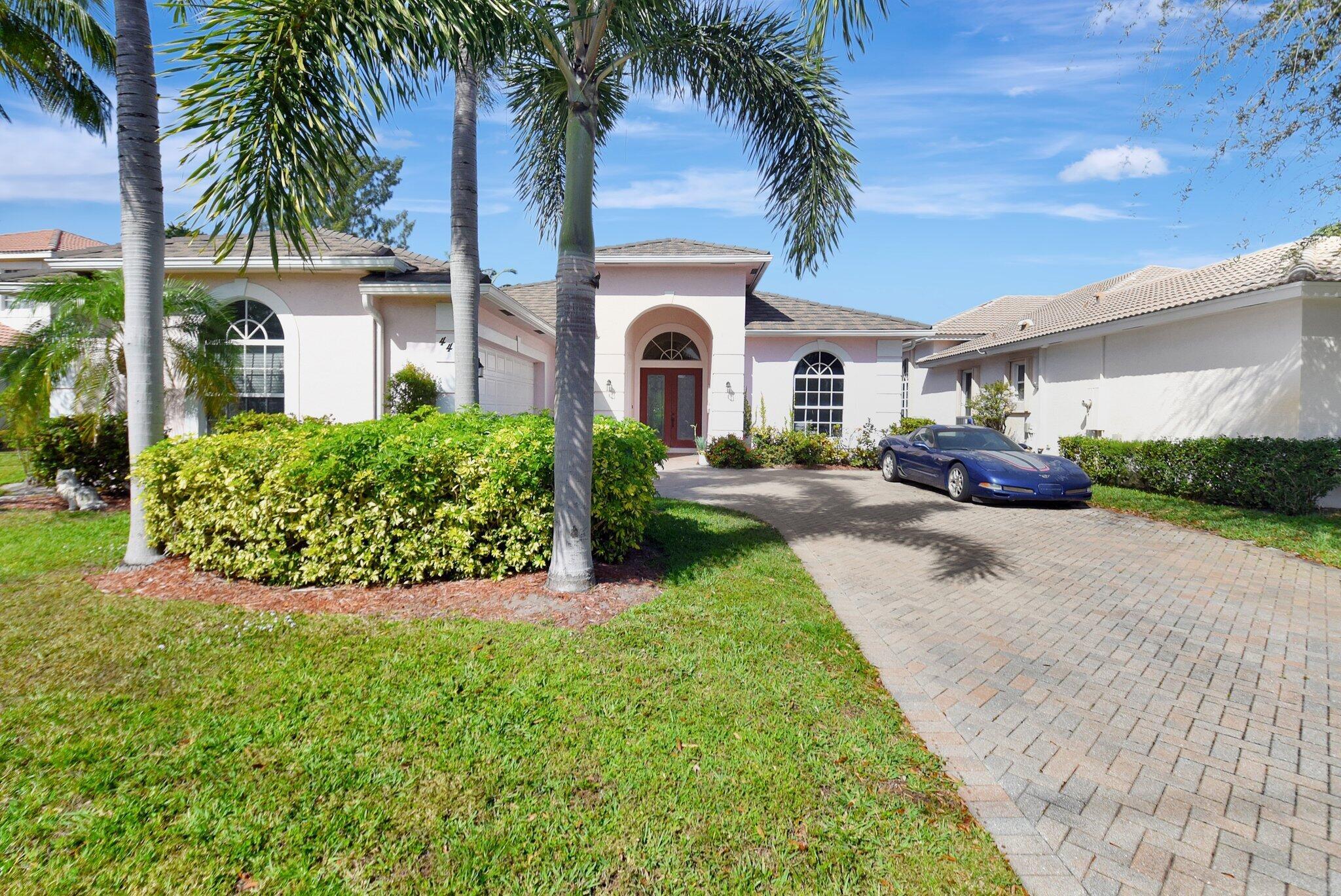 447 Pine Tree Court S