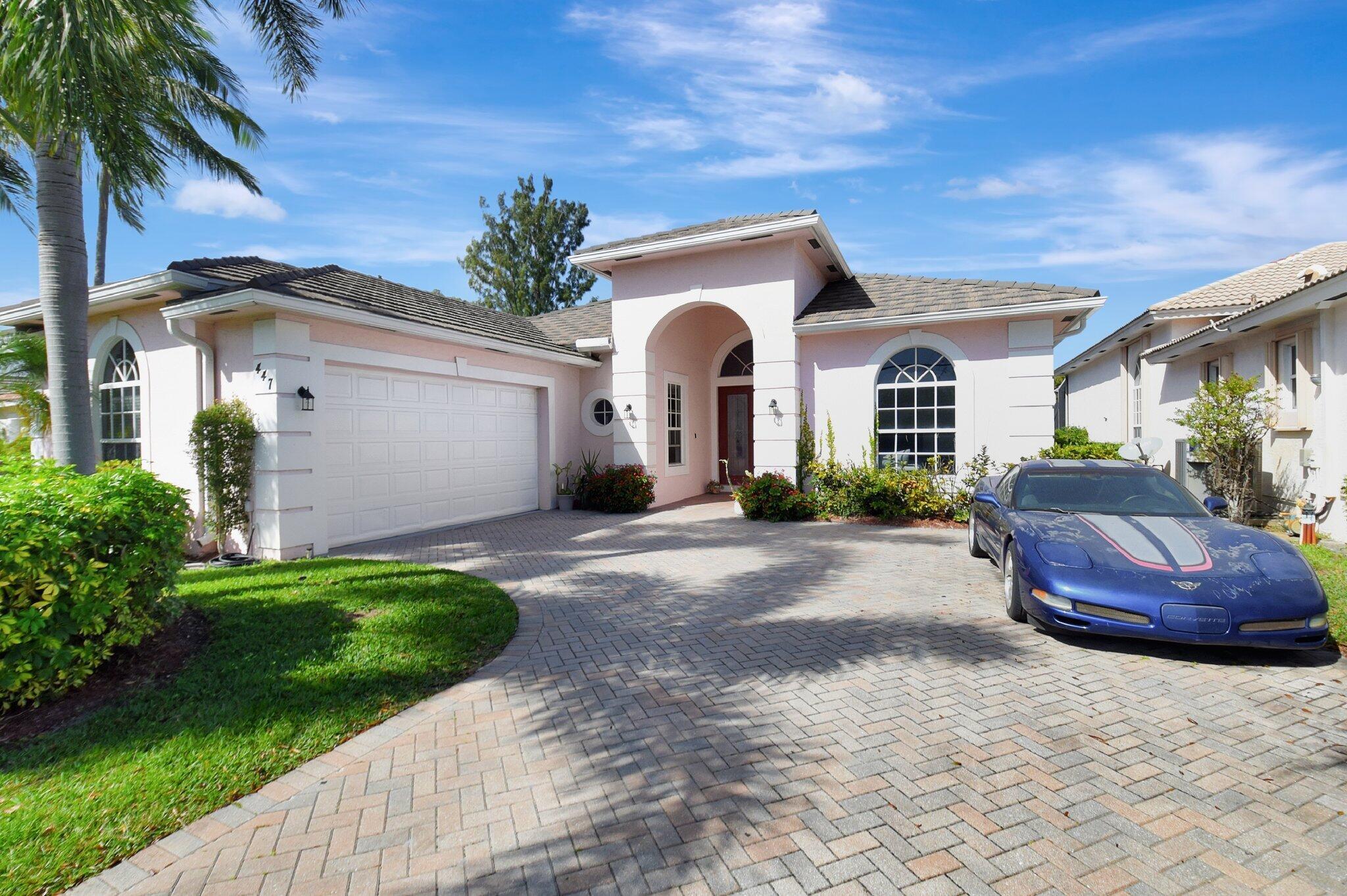 447 Pine Tree Court S