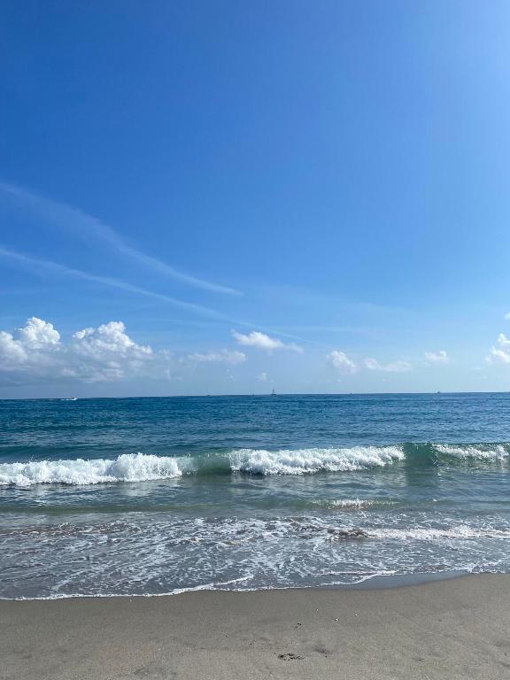 1180 S Ocean Boulevard 2-E