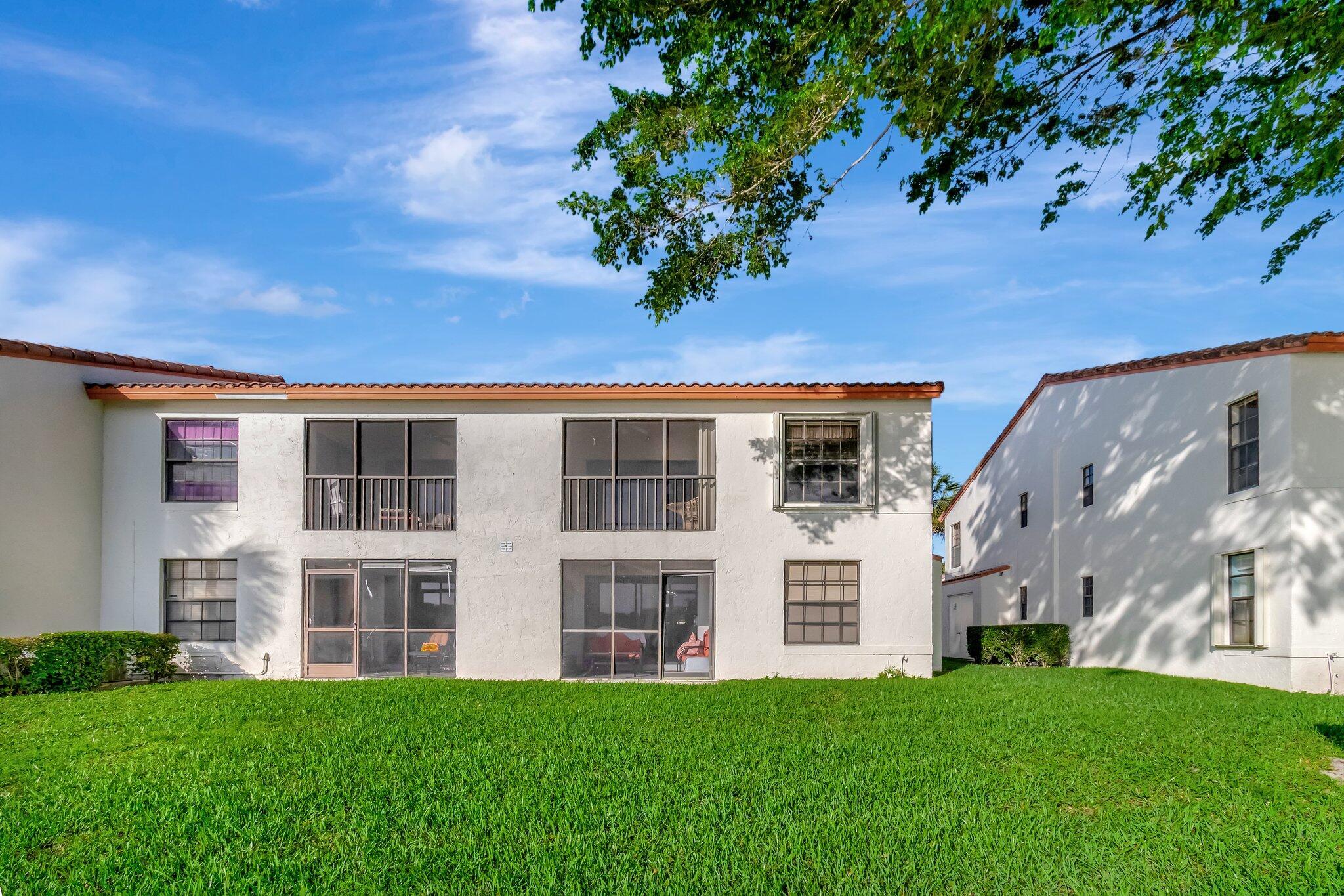 330 Palmwood Place 207