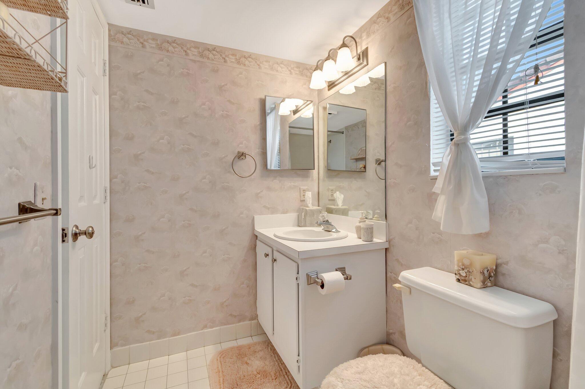 330 Palmwood Place 207