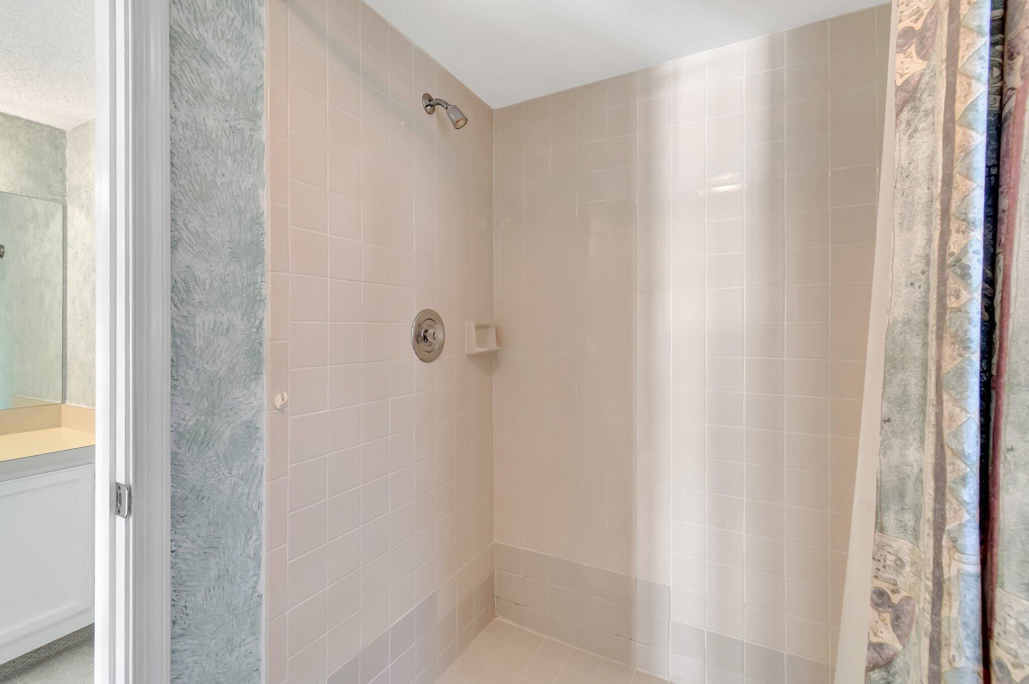 330 Palmwood Place 207