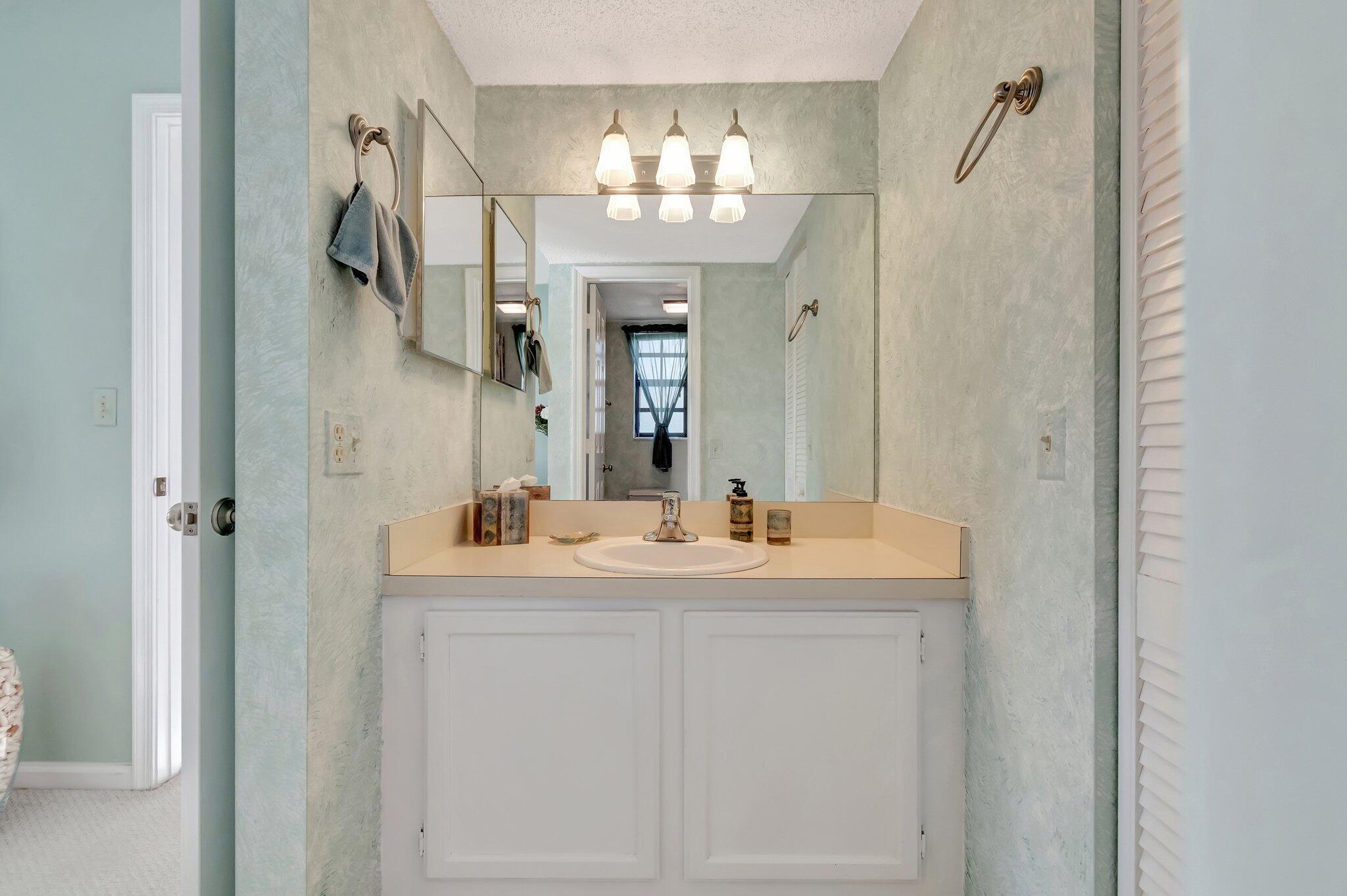 330 Palmwood Place 207