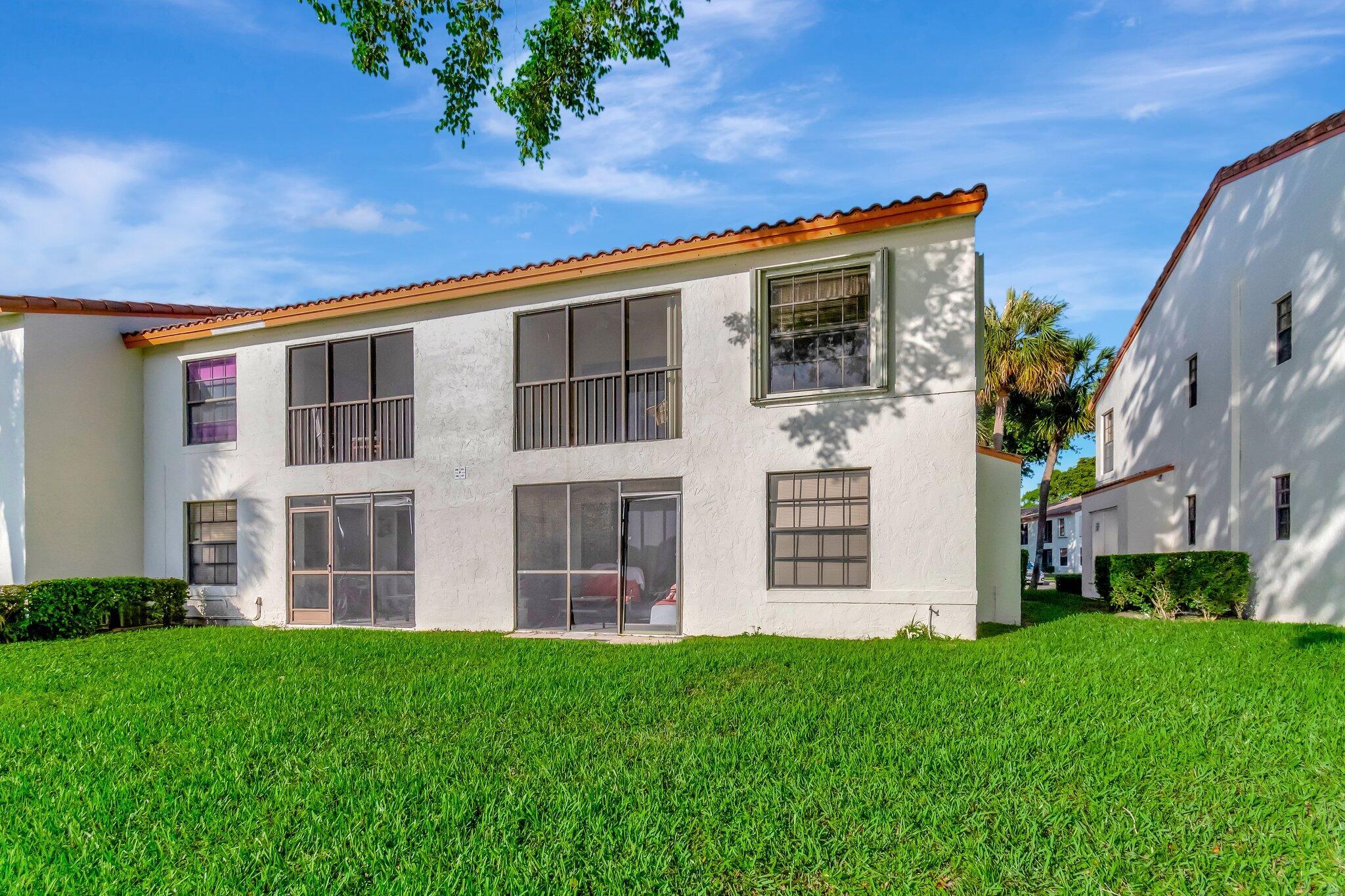 330 Palmwood Place 207