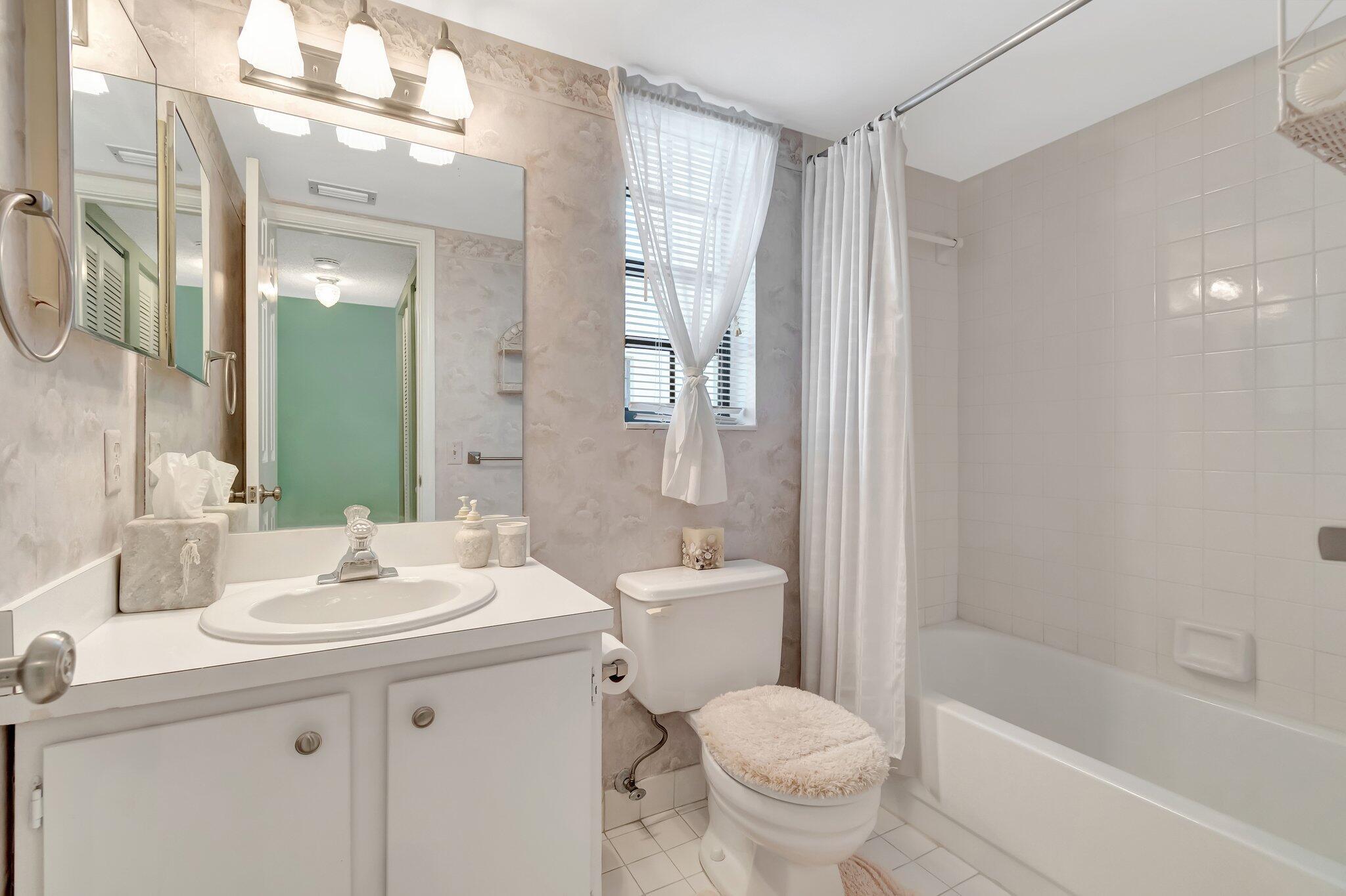 330 Palmwood Place 207