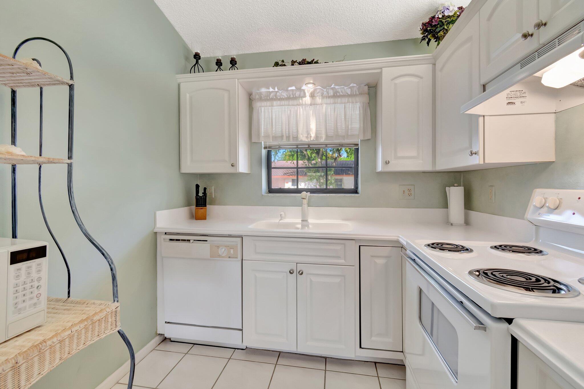 330 Palmwood Place 207