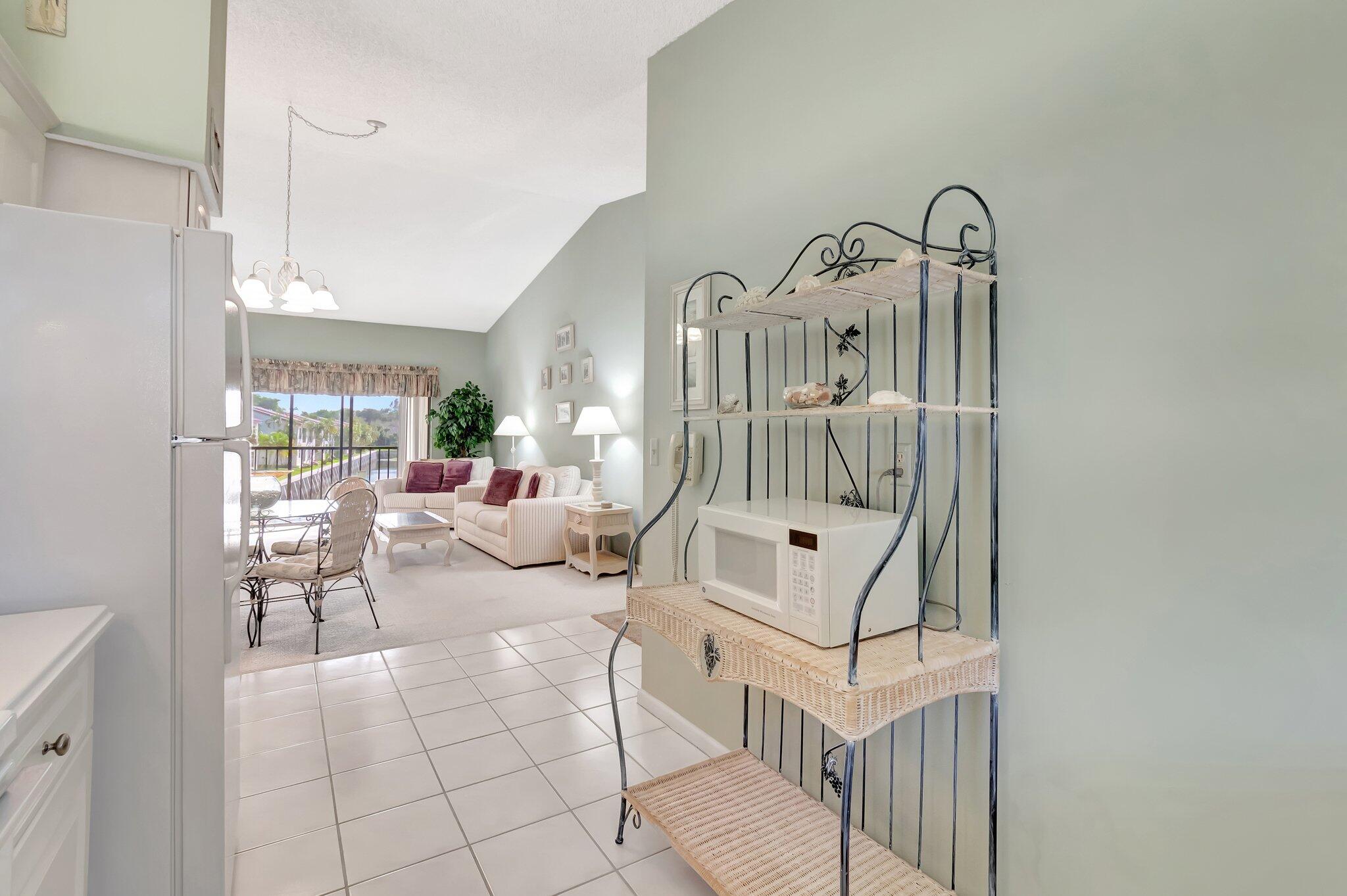 330 Palmwood Place 207