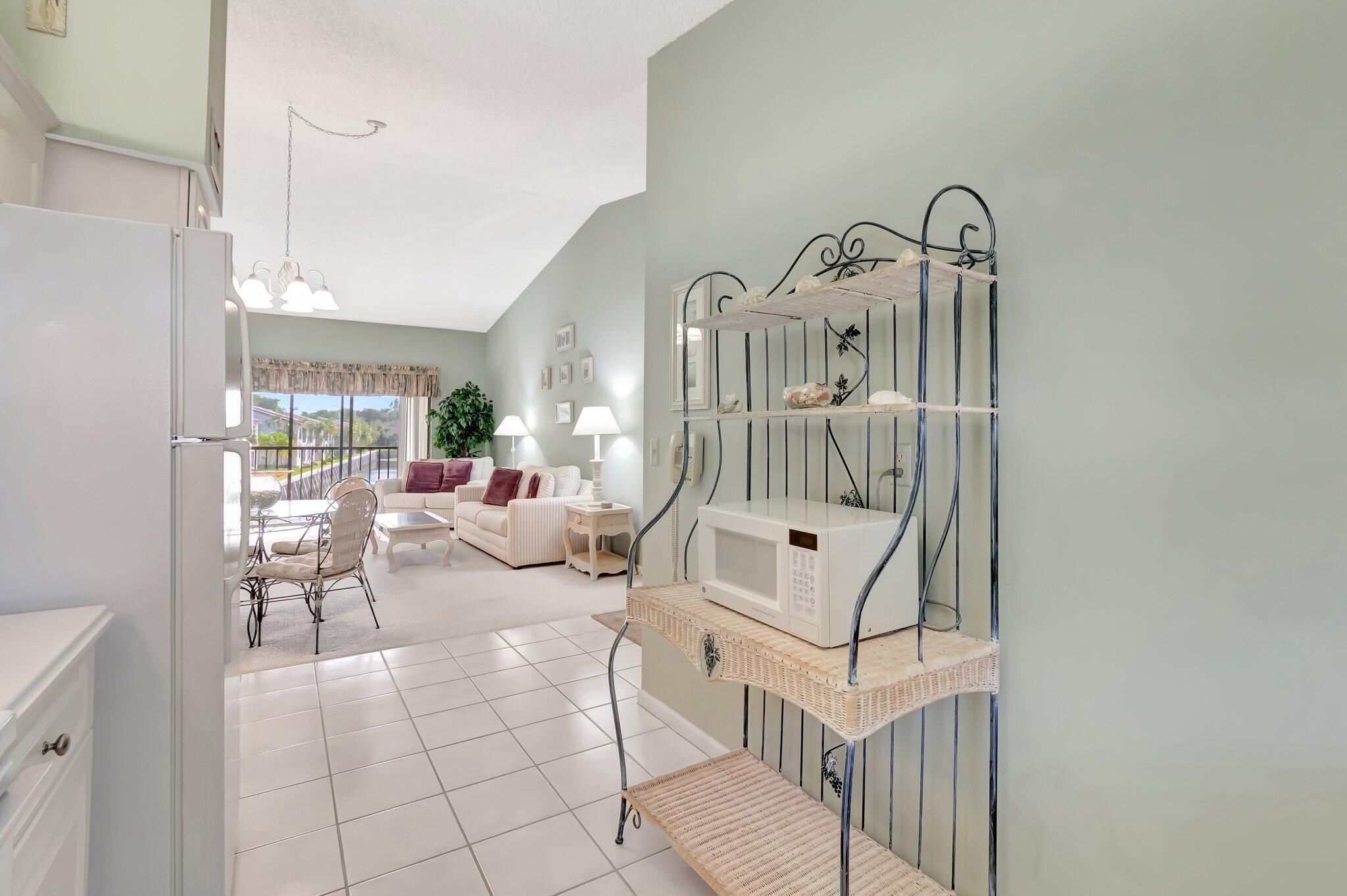 330 Palmwood Place 207