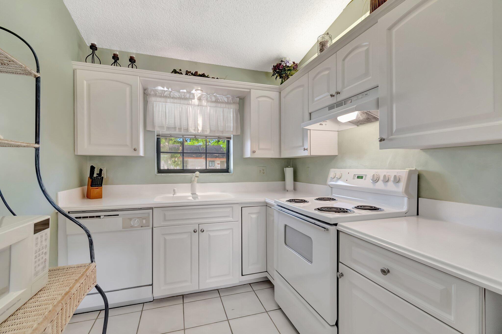 330 Palmwood Place 207