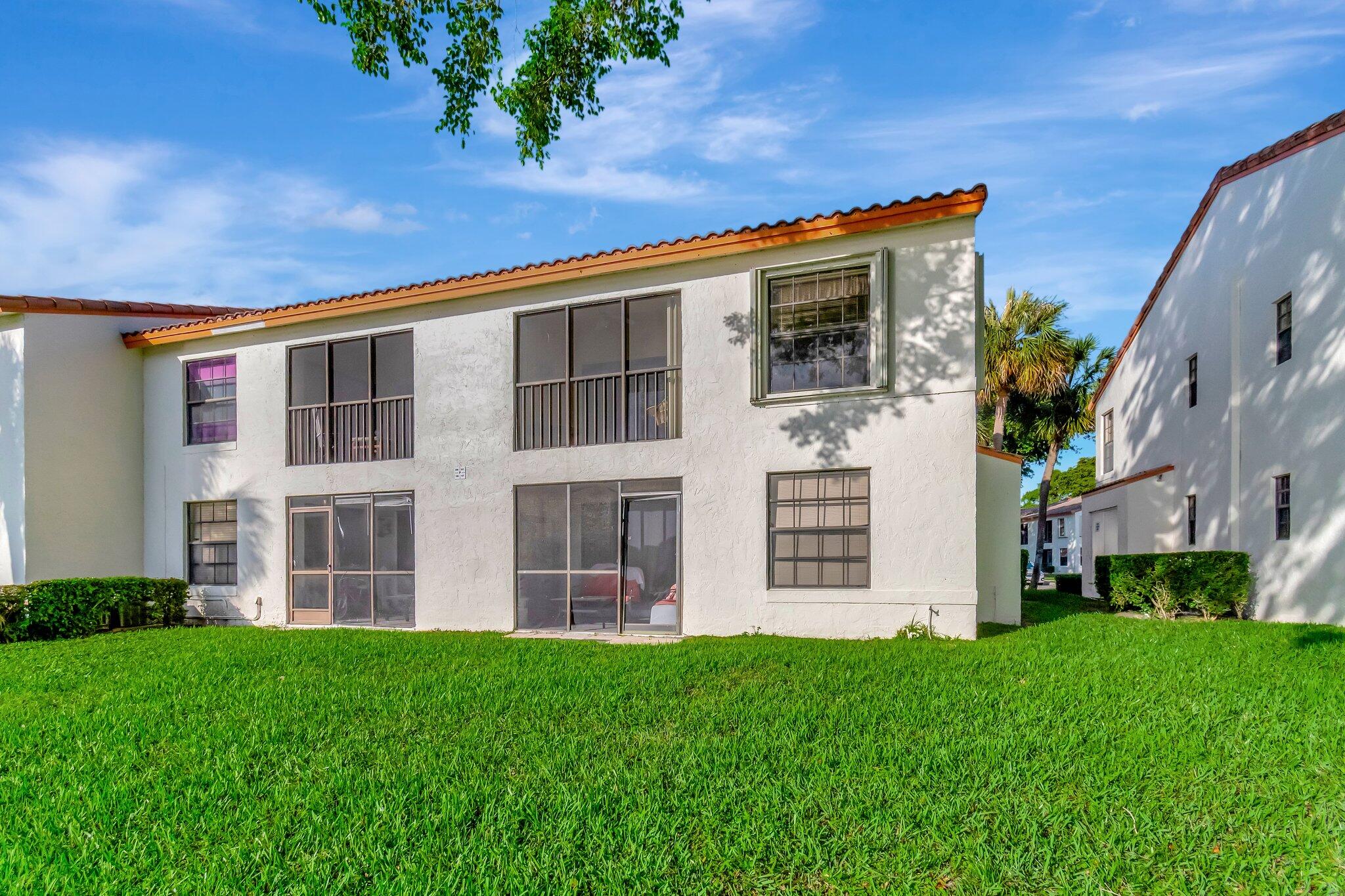 330 Palmwood Place 207