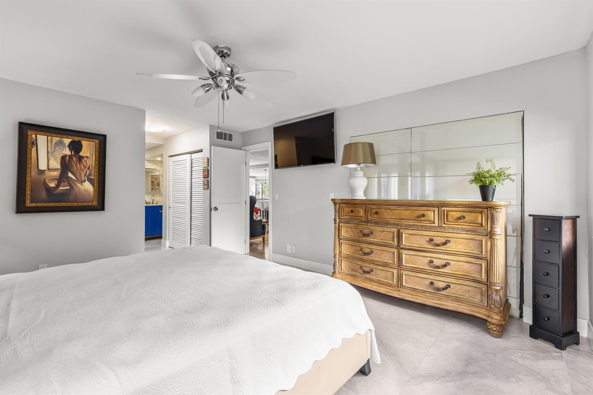 11205 Green Lake Drive 201