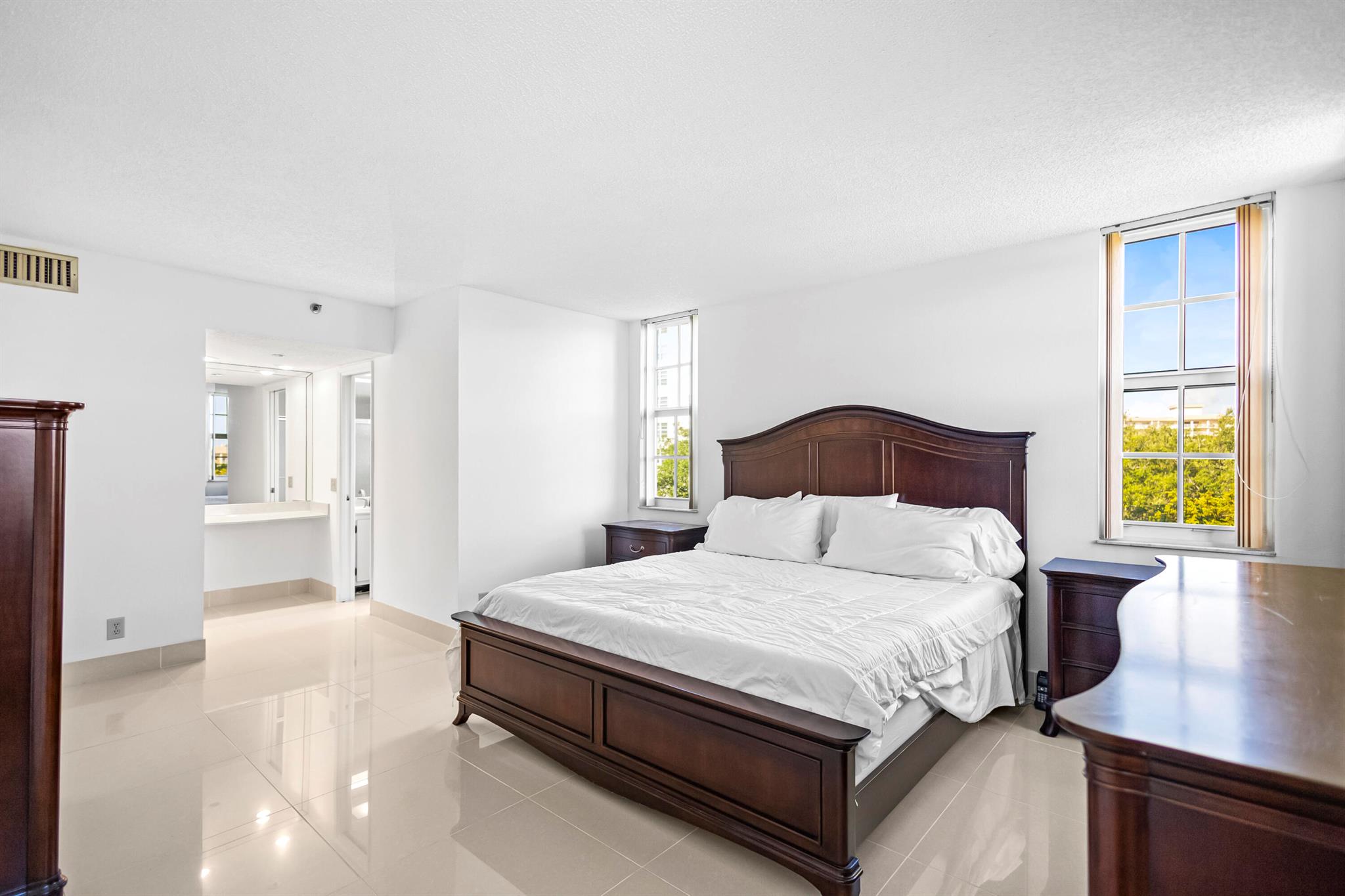 3510 Oaks Way 501