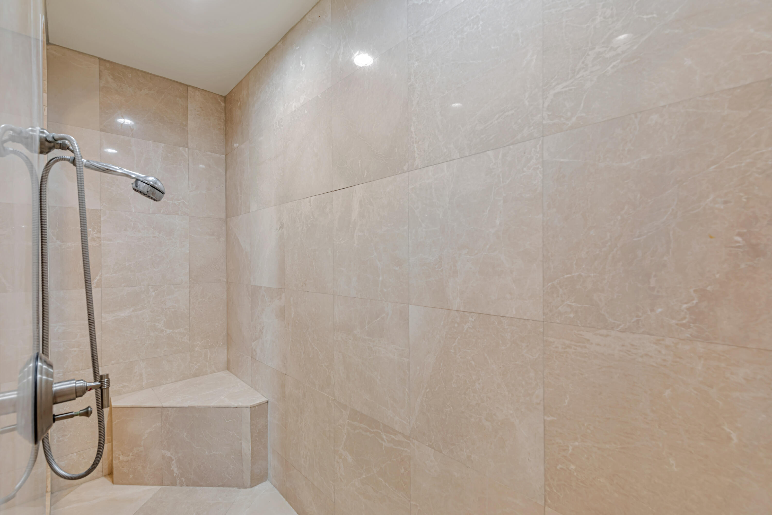 701 SE 21st Avenue 302