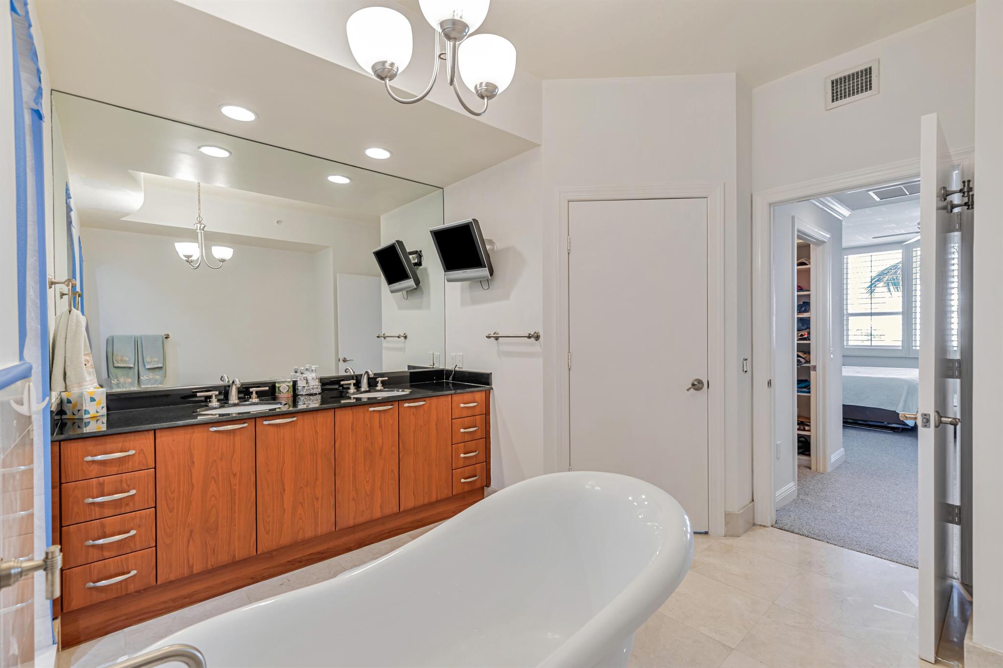 701 SE 21st Avenue 302