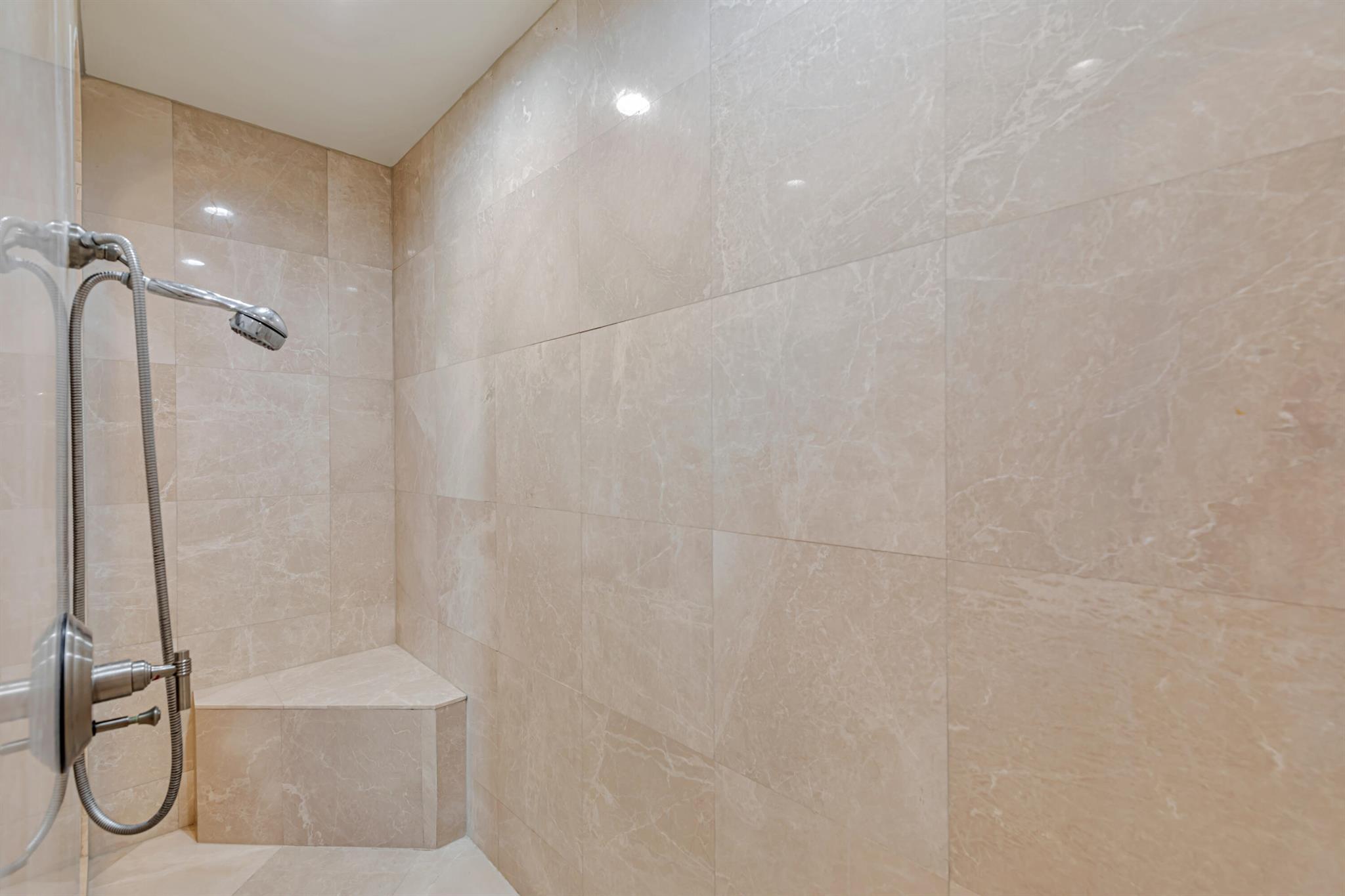 701 SE 21st Avenue 302